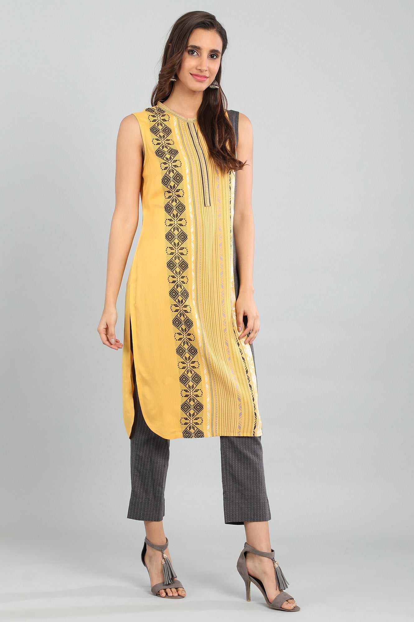 Yellow Band Collar Yarn-dyed kurta