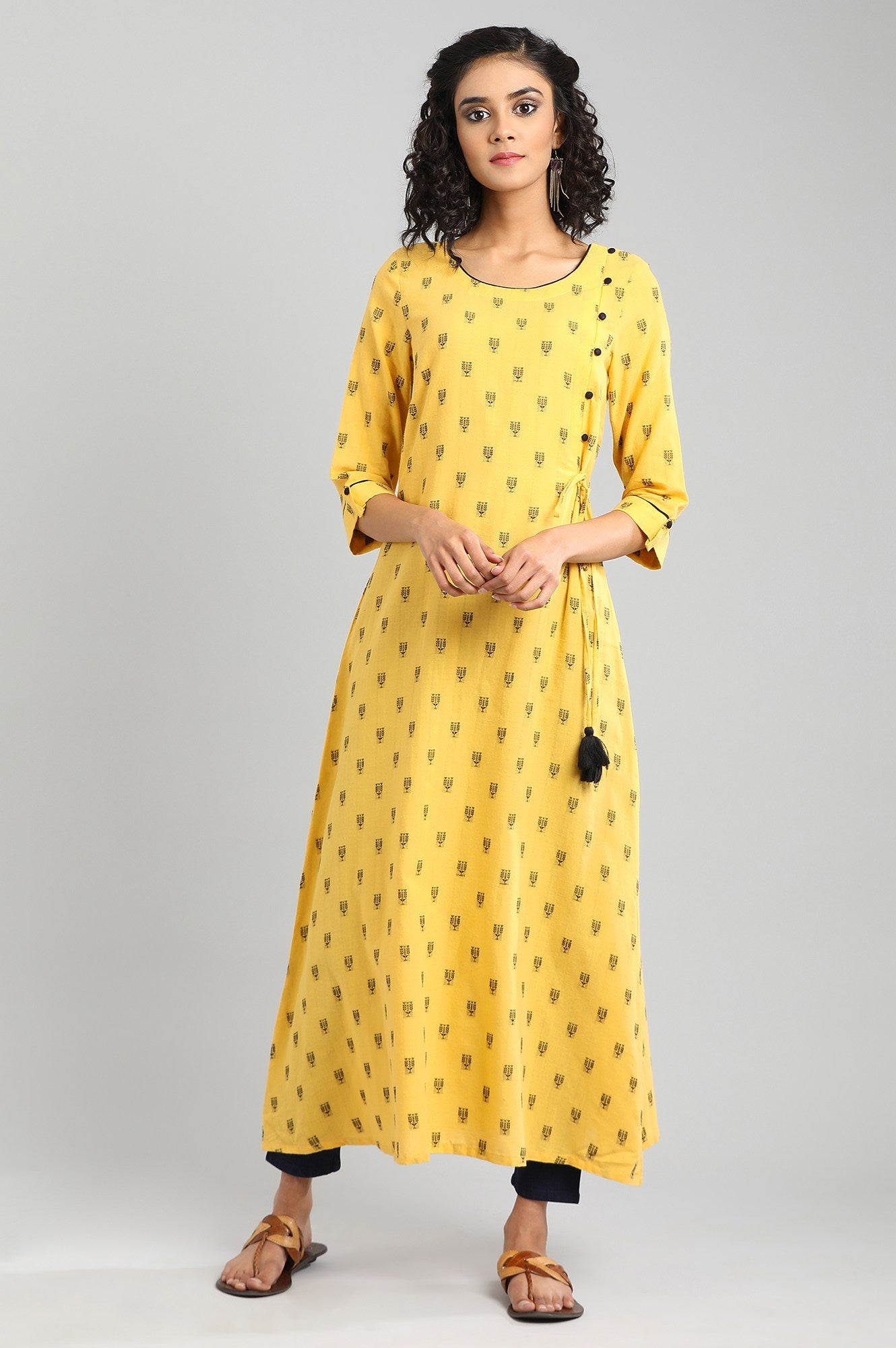 Yellow Round Neck Yarn-dyed kurta