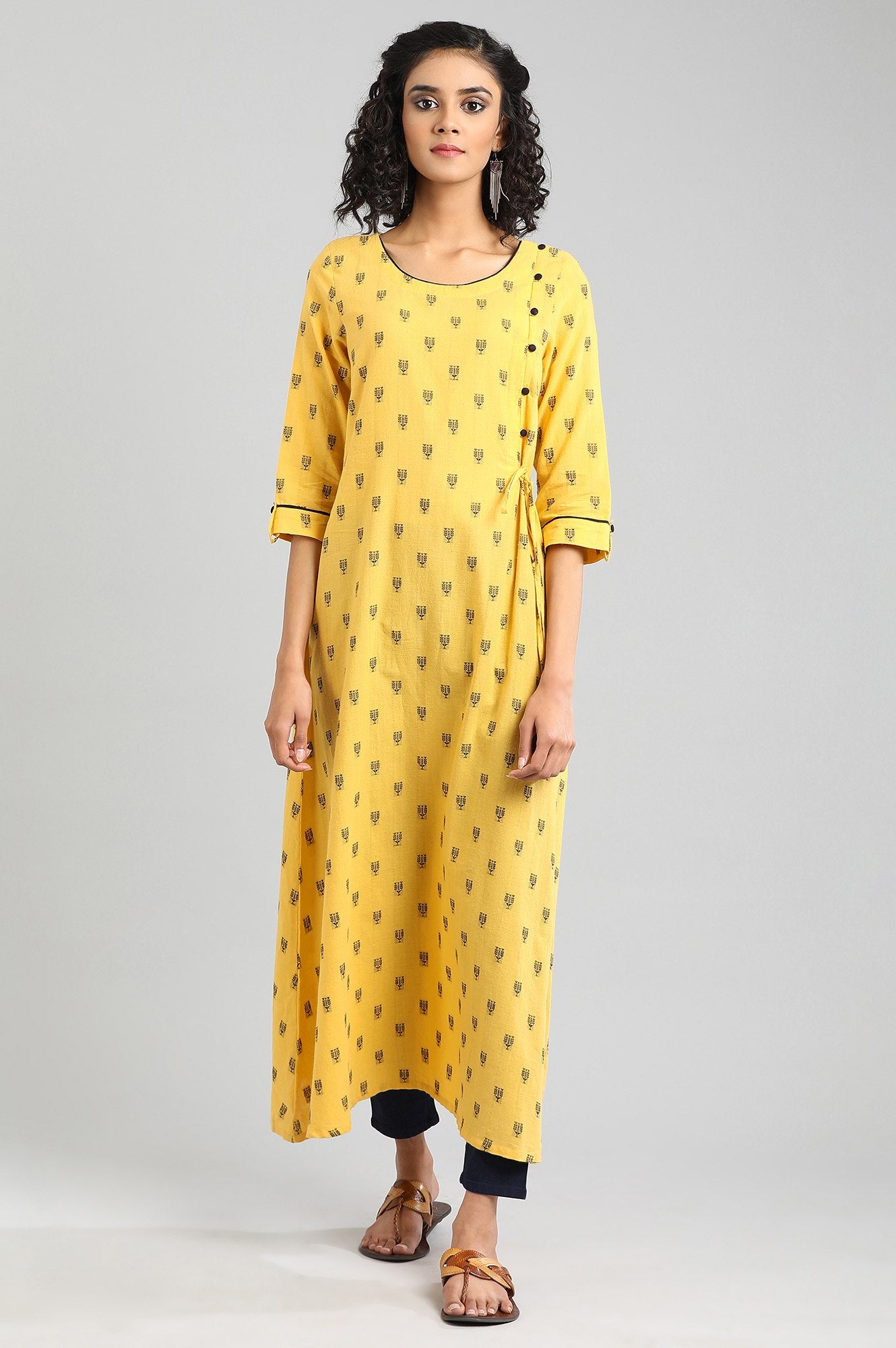 Yellow Round Neck Yarn-dyed kurta