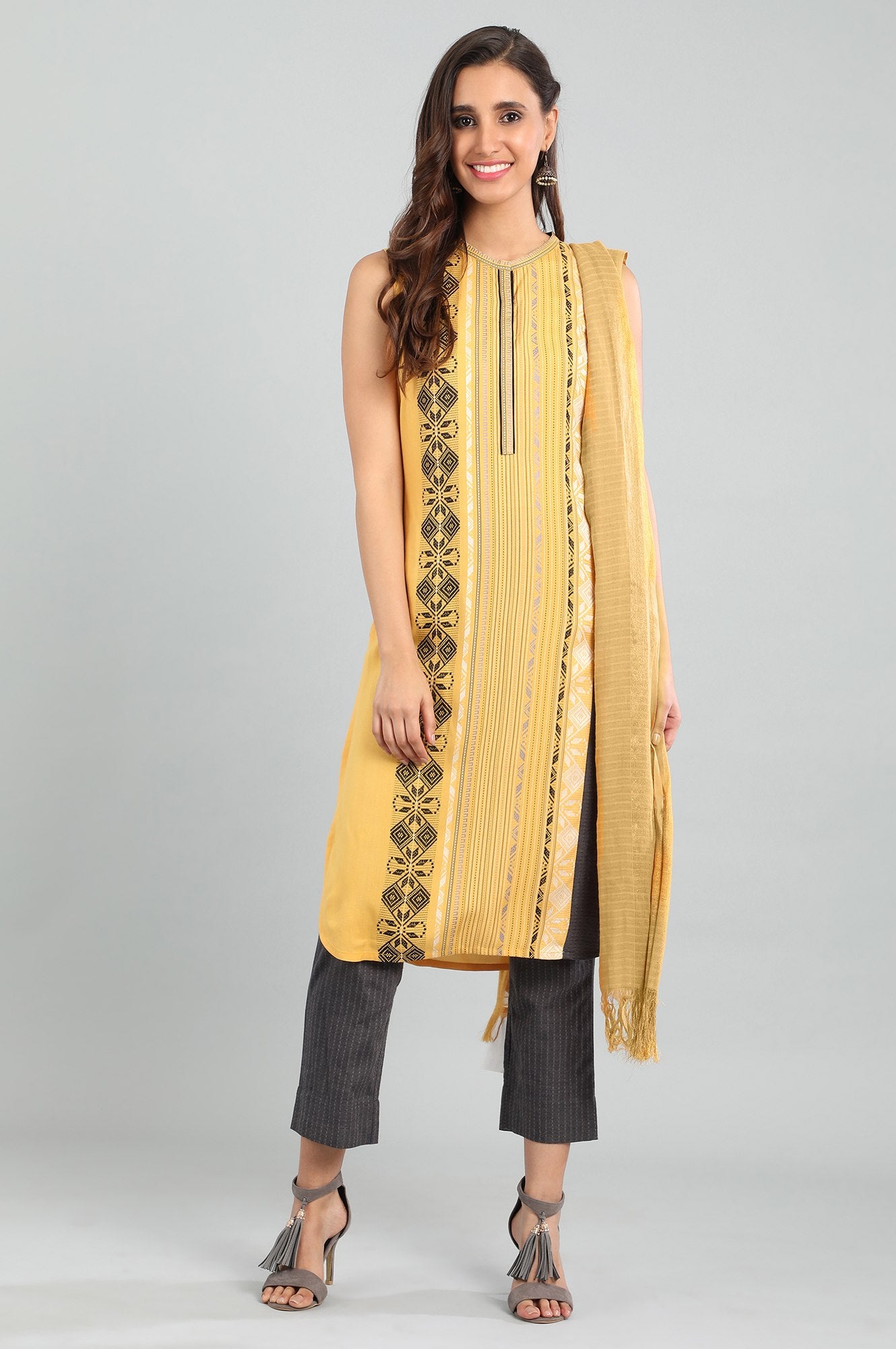 Yellow Band Collar Yarn-dyed kurta