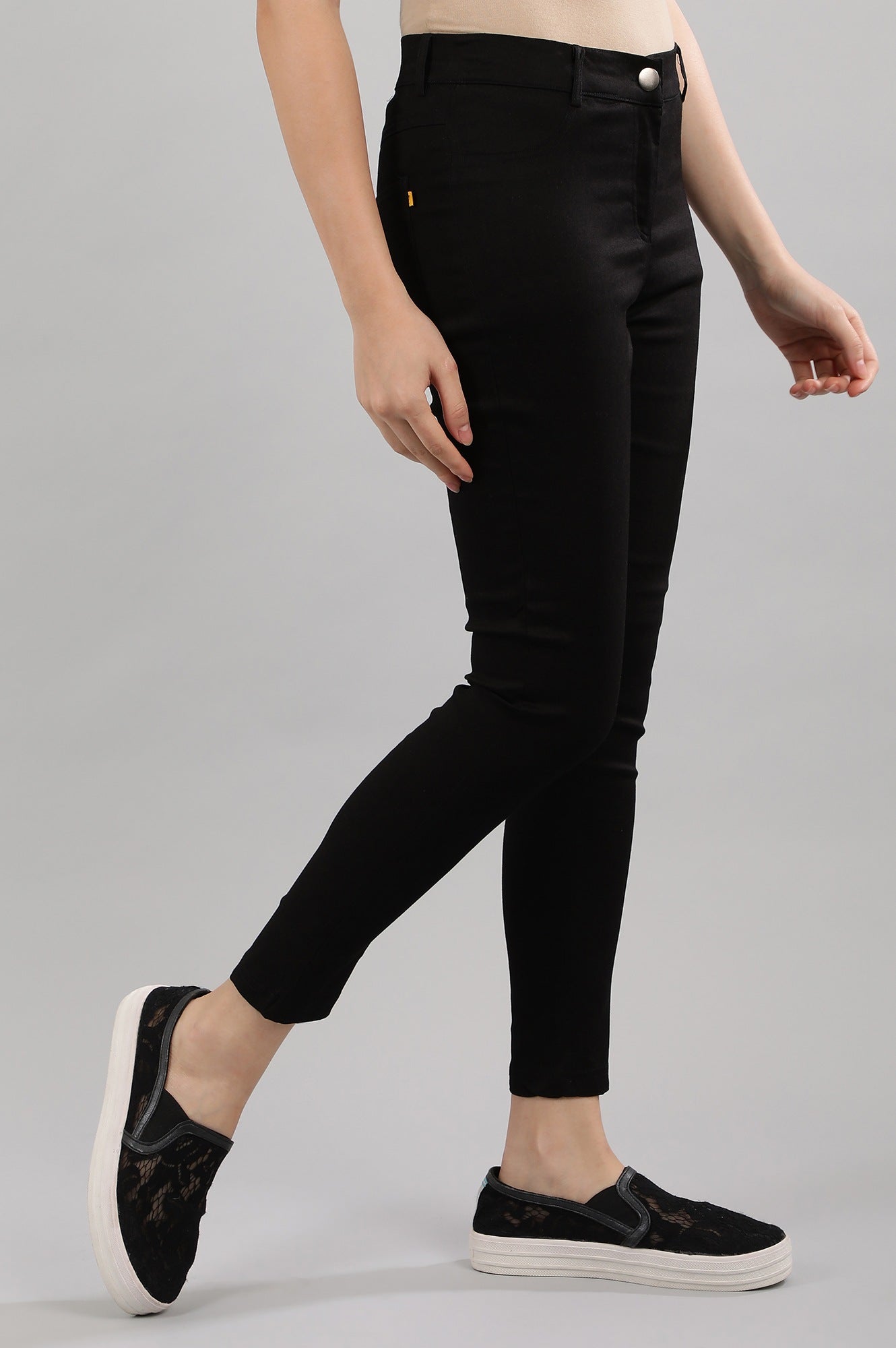 Black Solid Jeggings