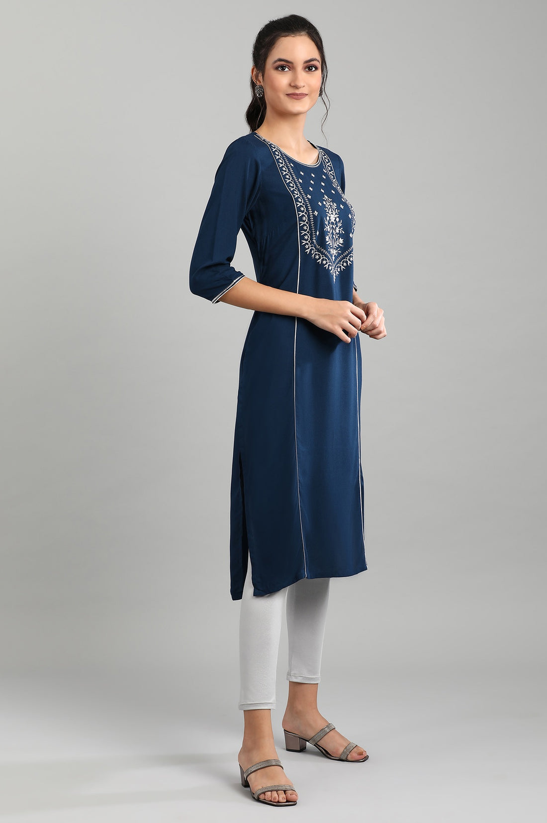 Navy Blue Embroidered kurta in Round Neckline