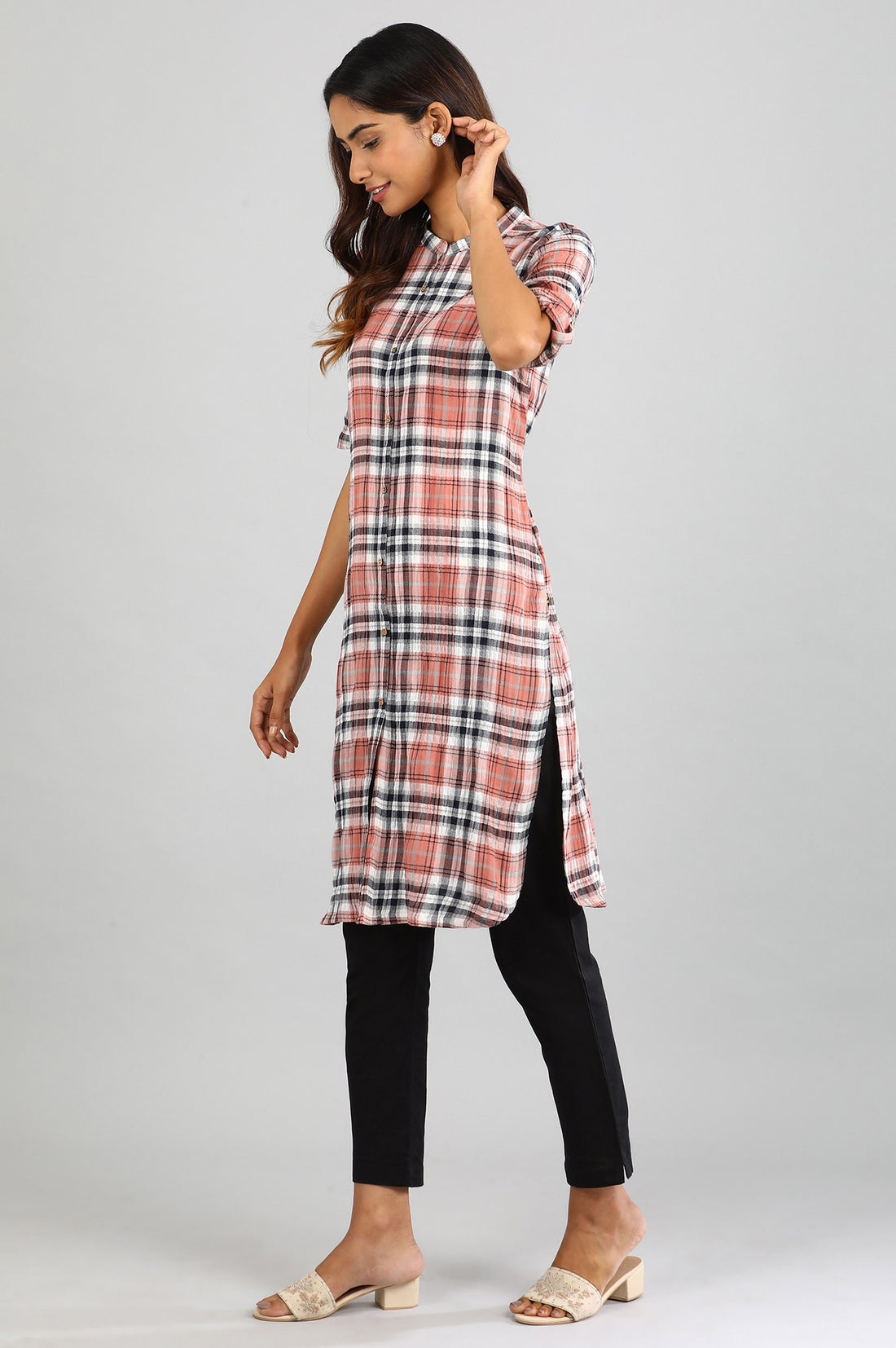 Peach-Coloured Collar Neck Checked kurta