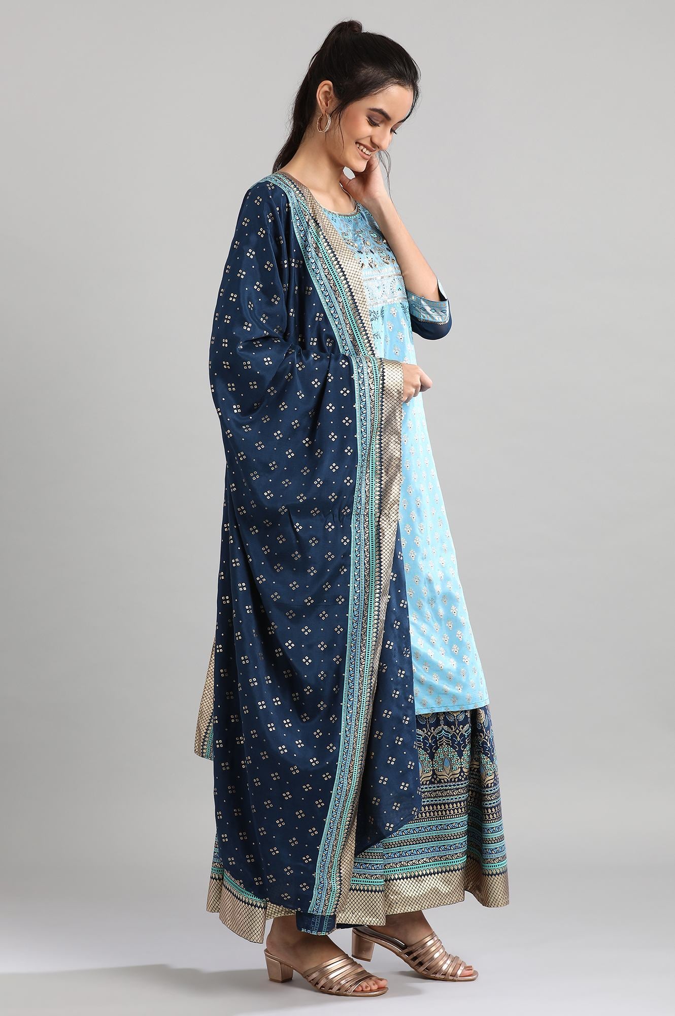 Blue Round Neck Floral Print kurta Set