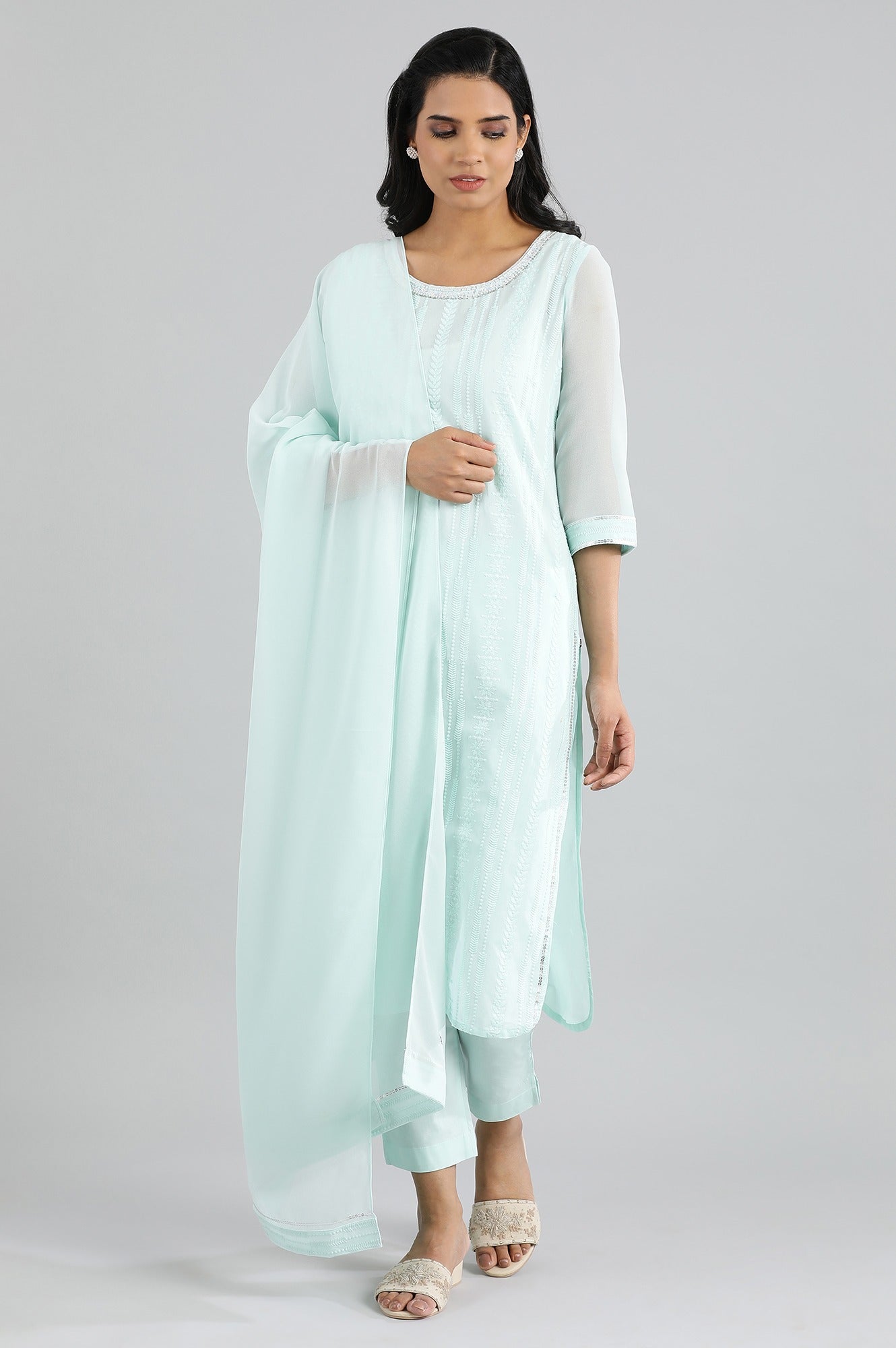 Blue Round Neck Embroidered kurta Set