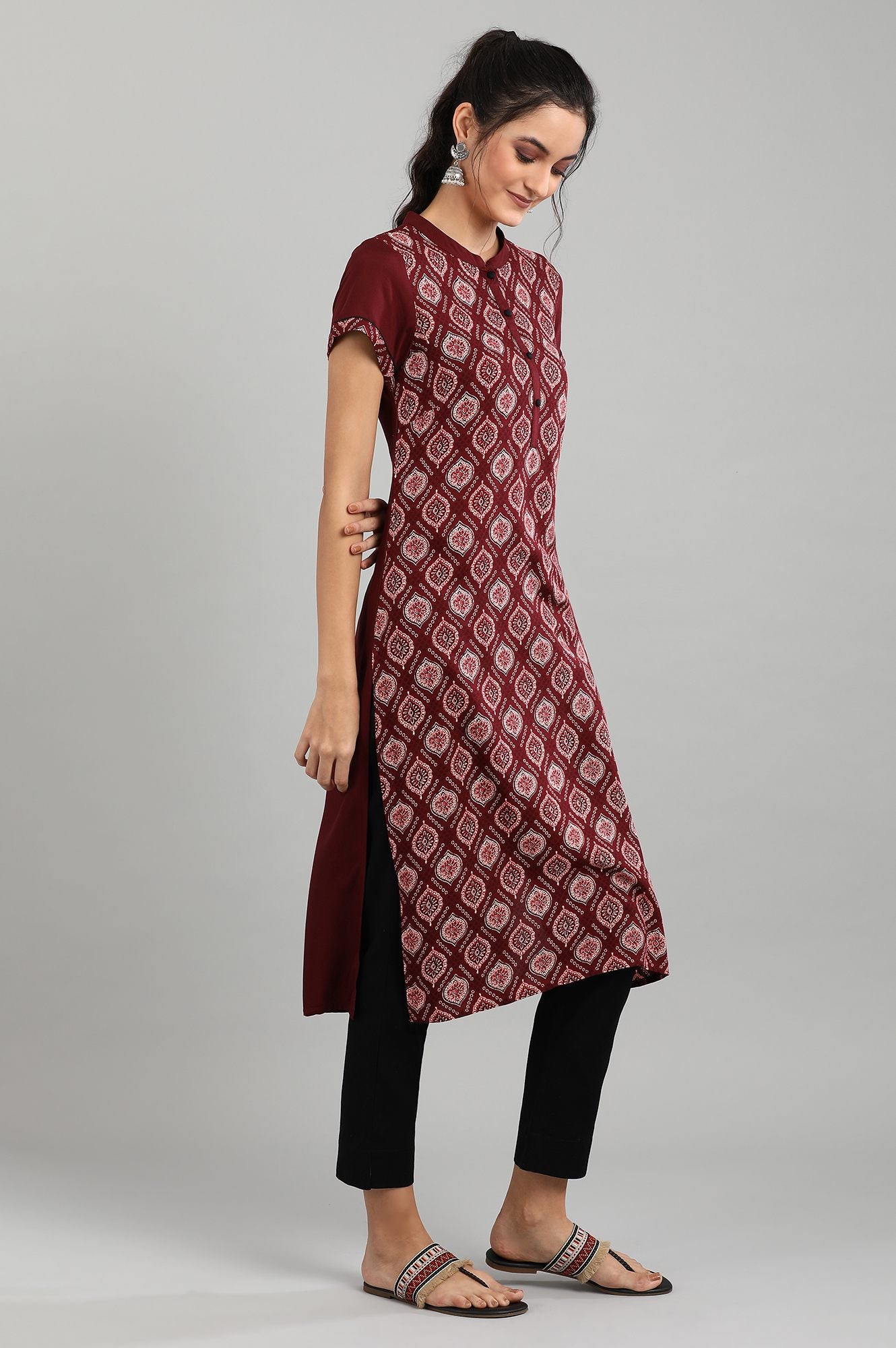 Red Mandarin Collar Printed kurta