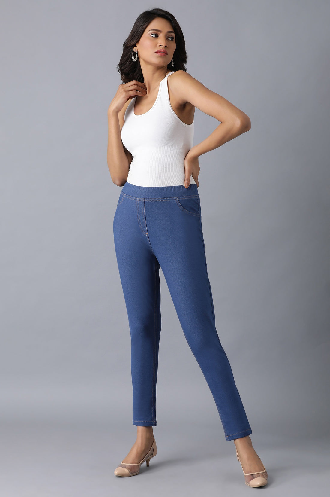 Blue Solid Skinny Fit Cotton Jeggings With Back Pockets