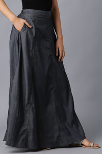Black Solid Flared Denim Skirt With Side Pockets