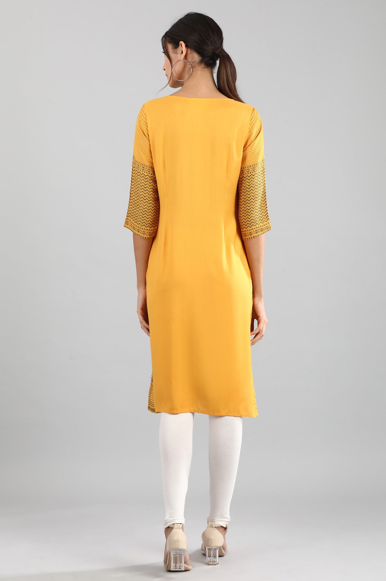 Yellow Round Neck Yarn-dyed Liva kurta