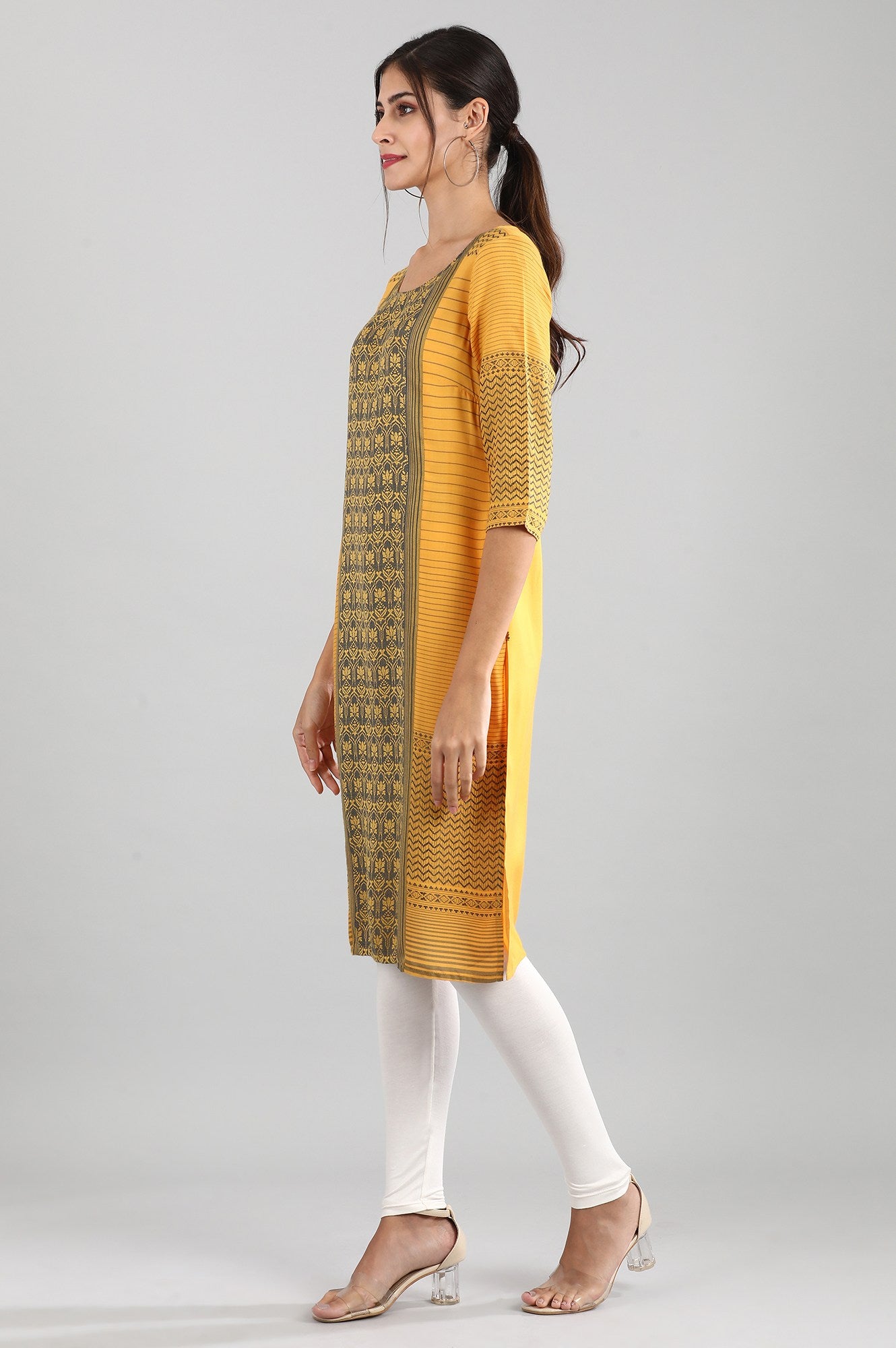 Yellow Round Neck Yarn-dyed Liva kurta