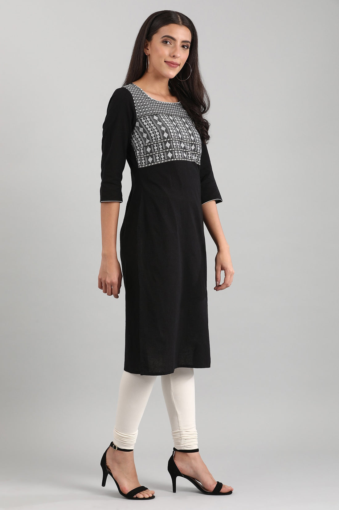 Black Yarn-Dyed Square Neck kurta