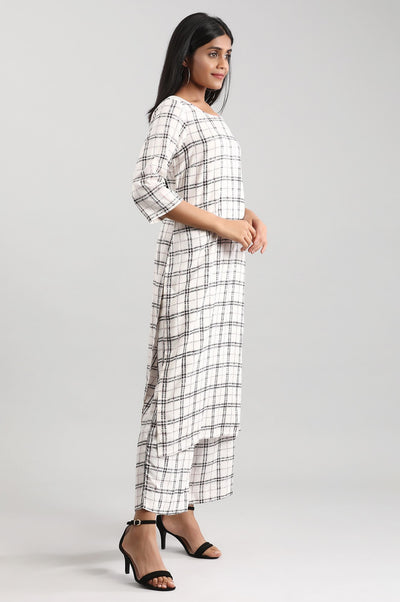 Disha Patani's White Checkered Liva kurta