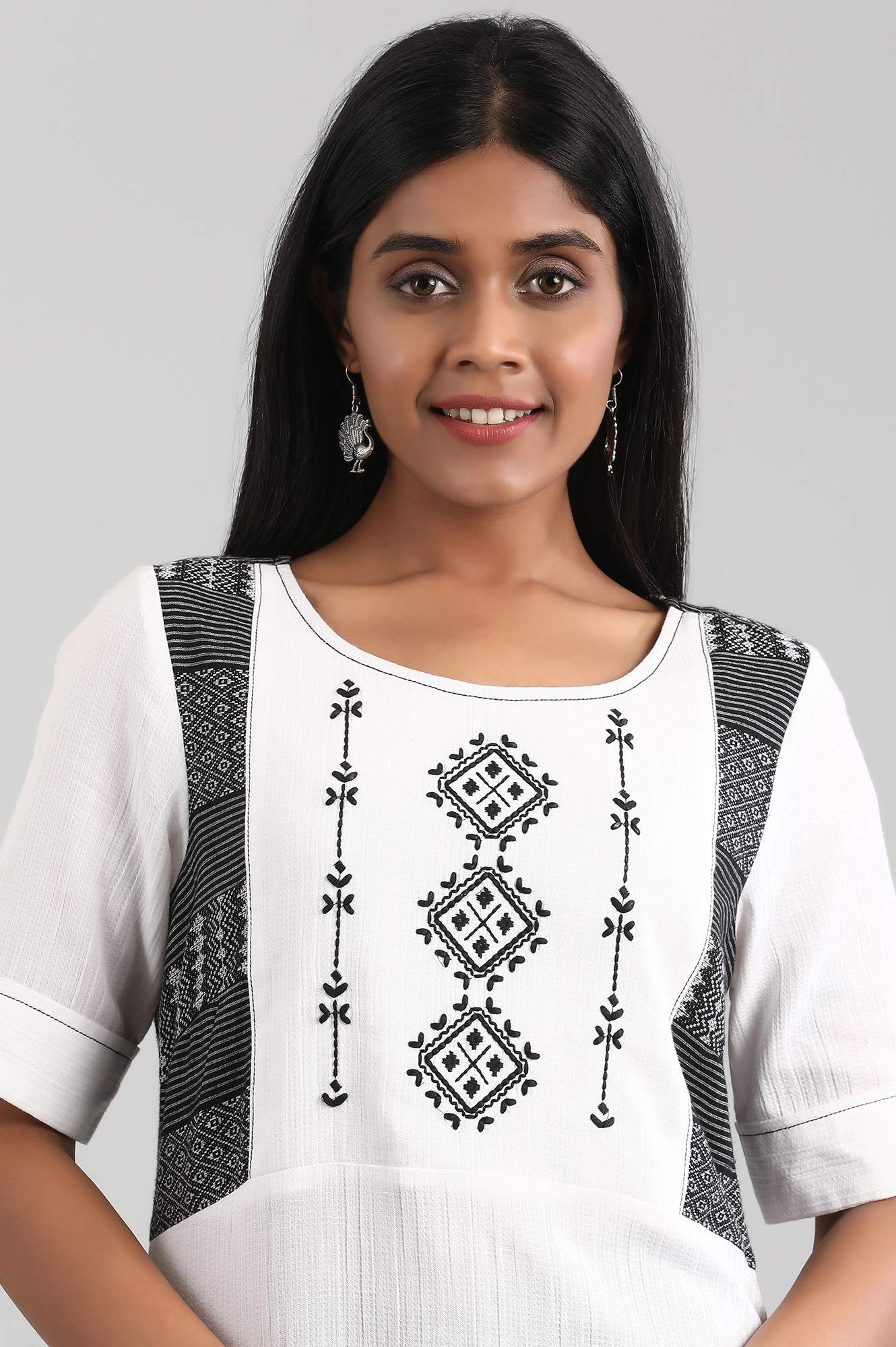 White Round Neck Yarn-dyed kurta