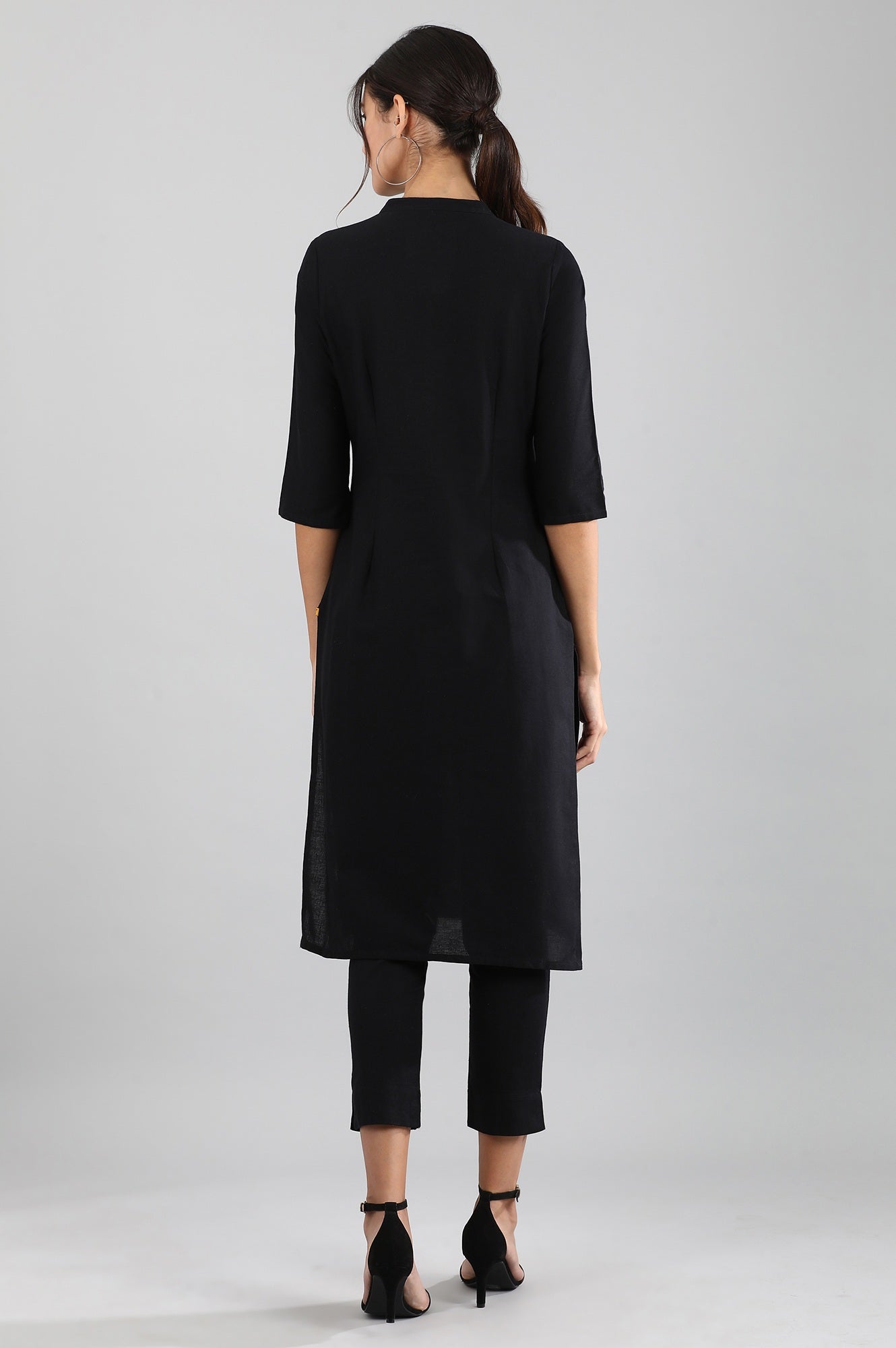 Black Round Neck Solid kurta