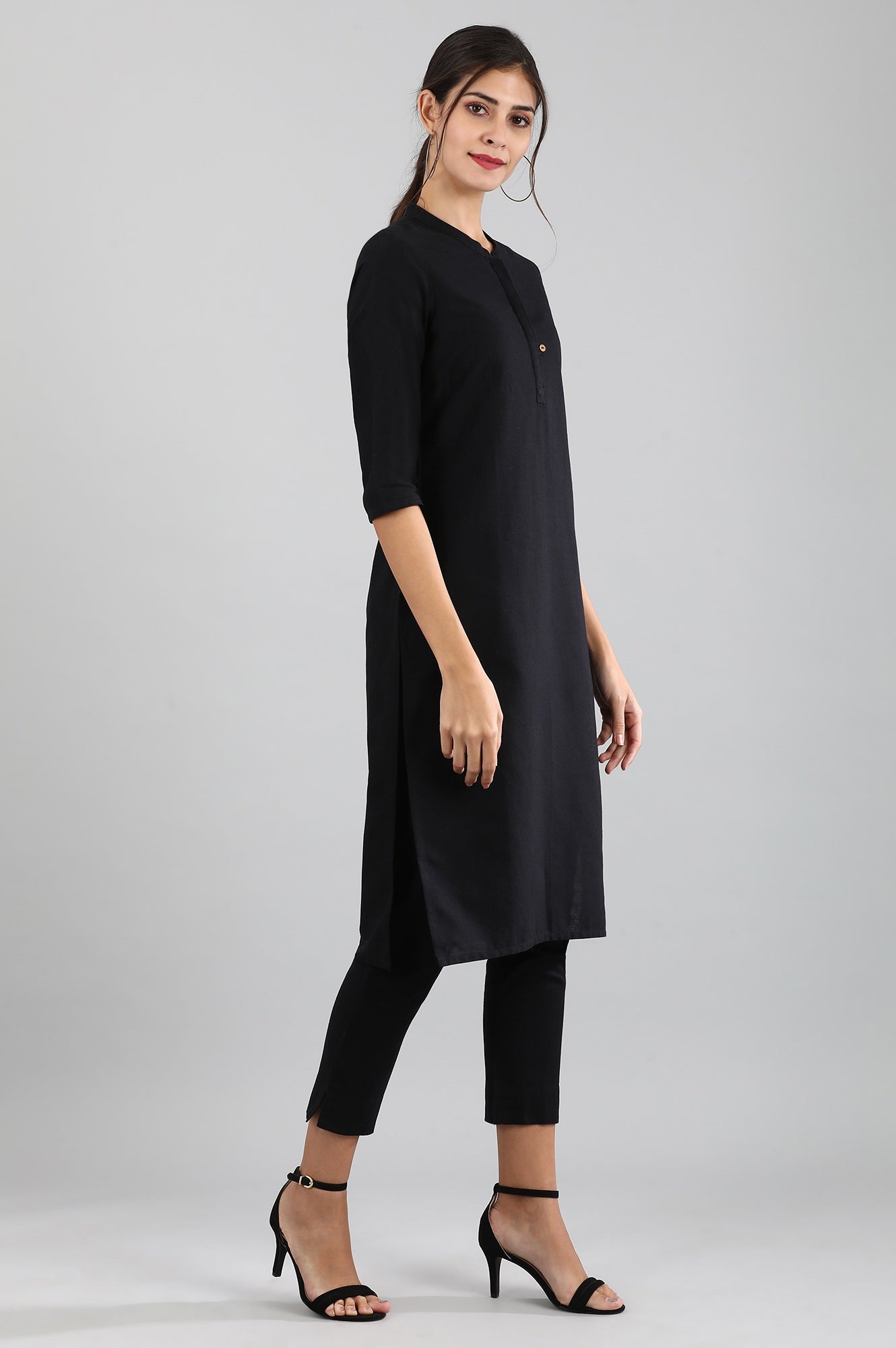 Black Round Neck Solid kurta