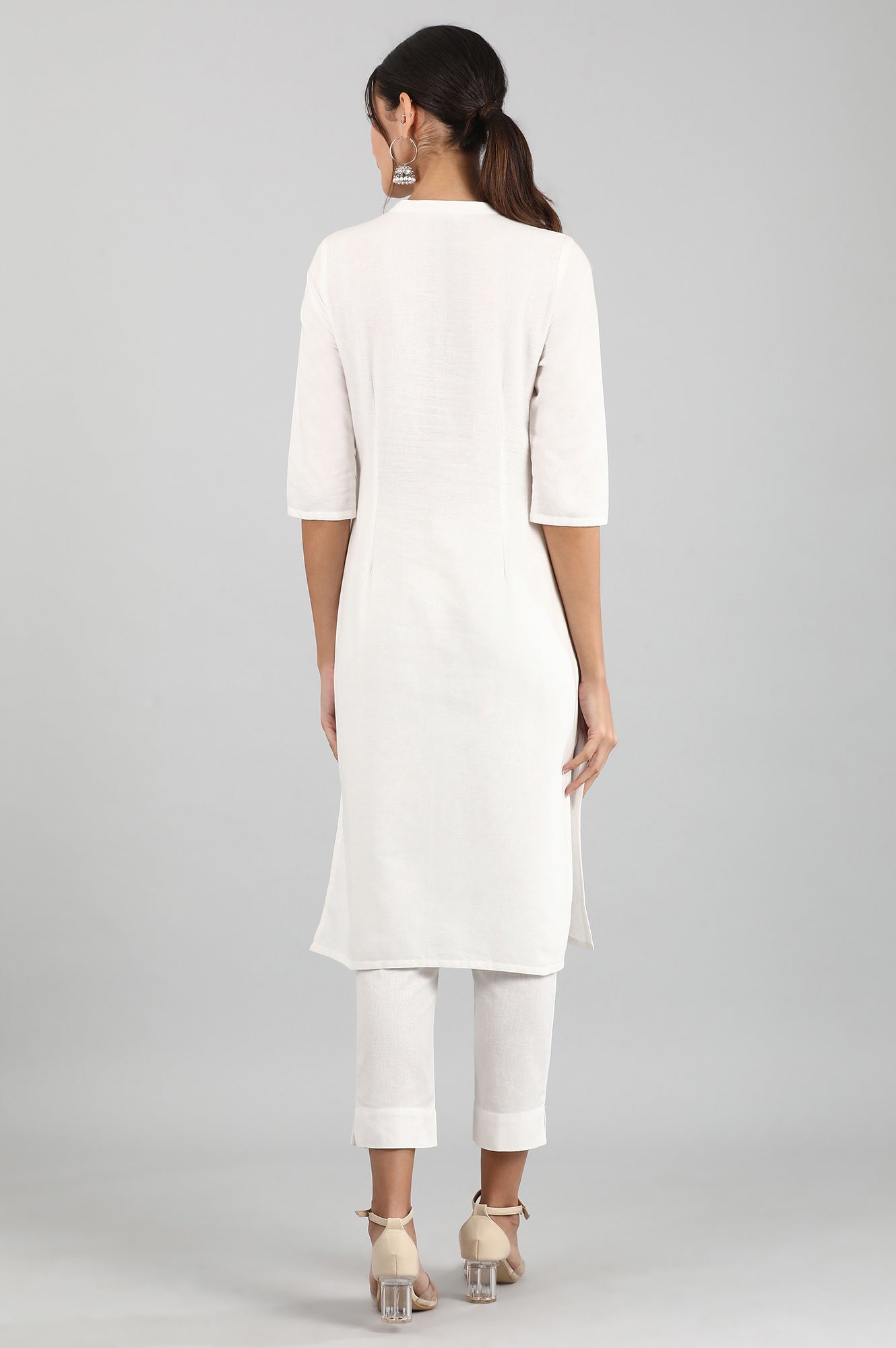 White Round Neck Solid kurta