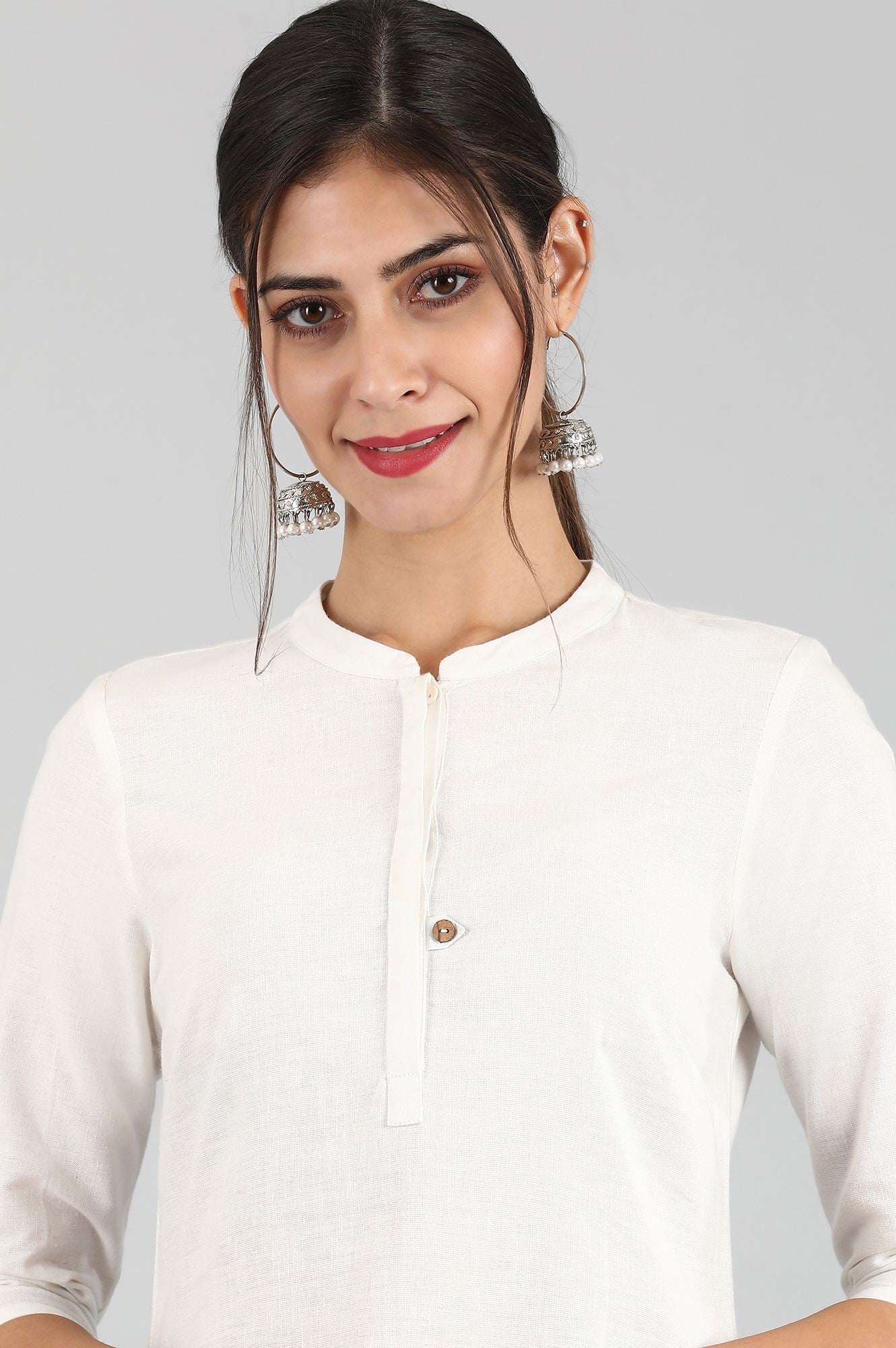 White Round Neck Solid kurta