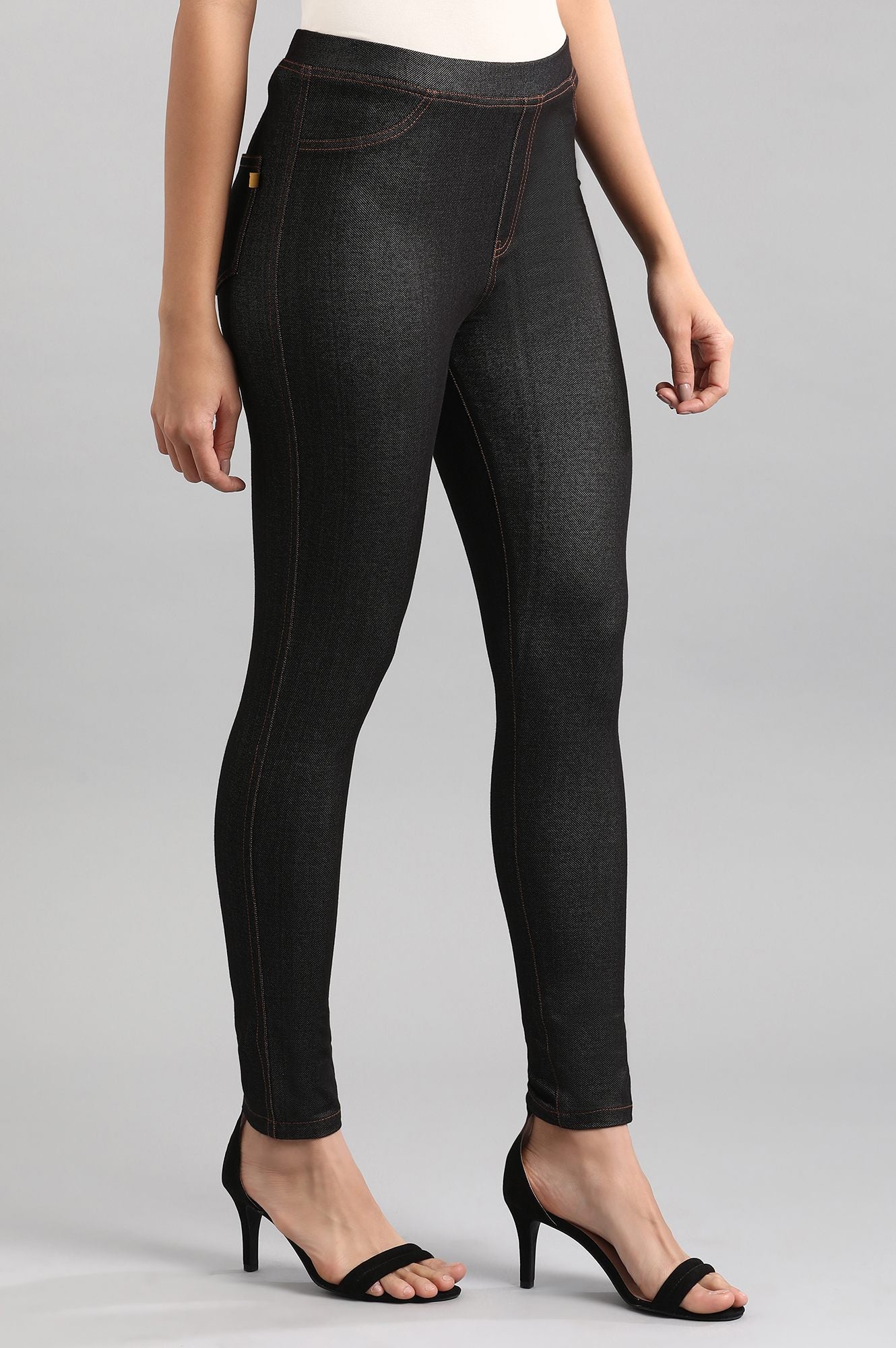 Black Yarn-dyed Jeggings