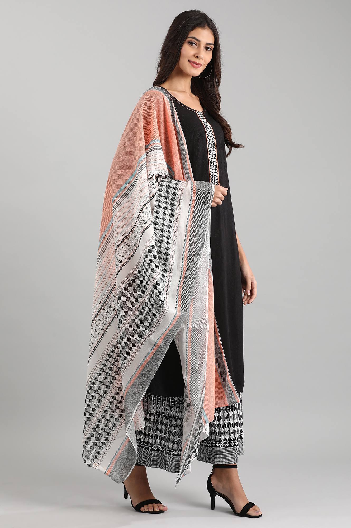 Black Round Neck kurta Set