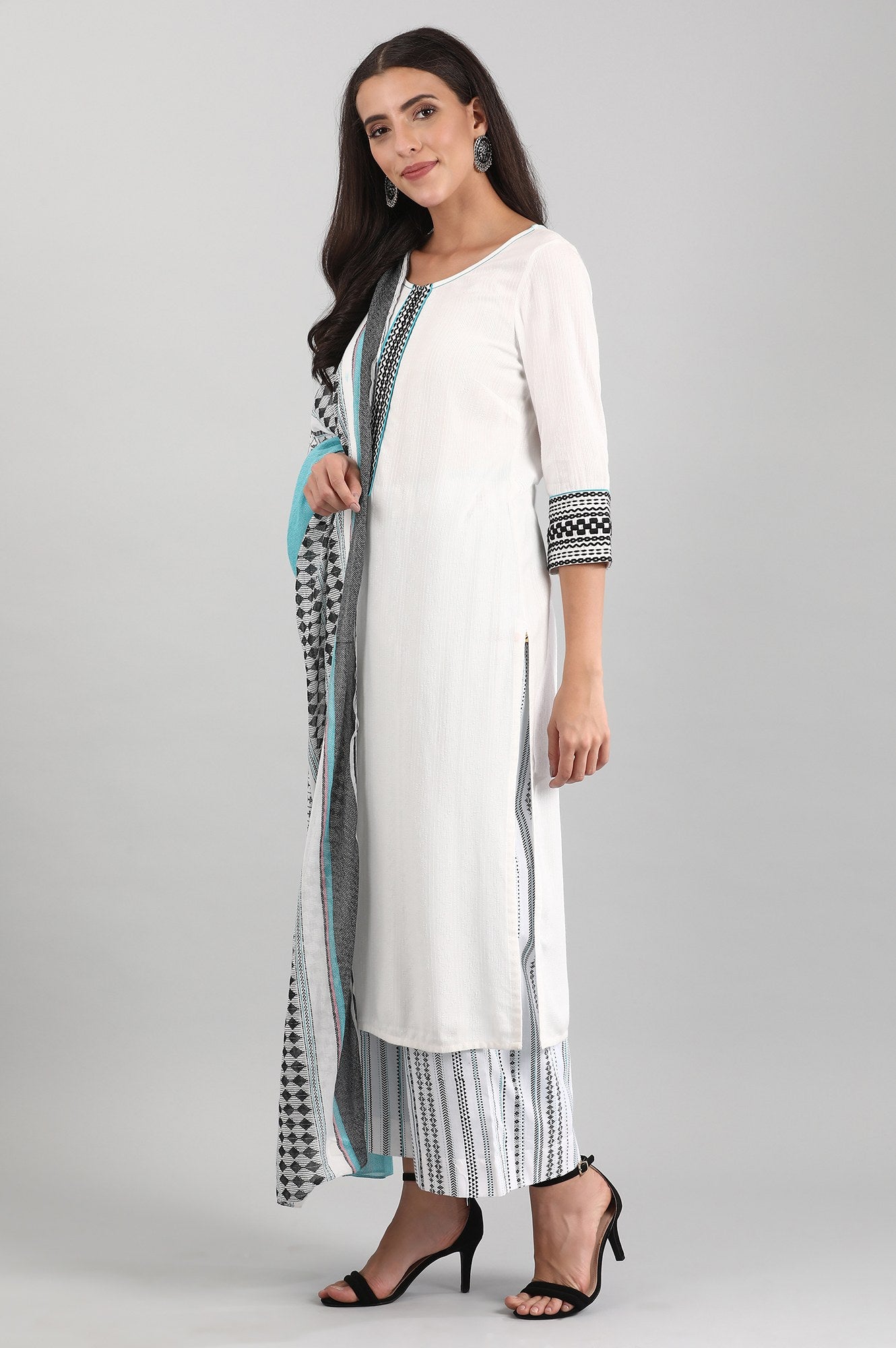 White Round Neck kurta Set