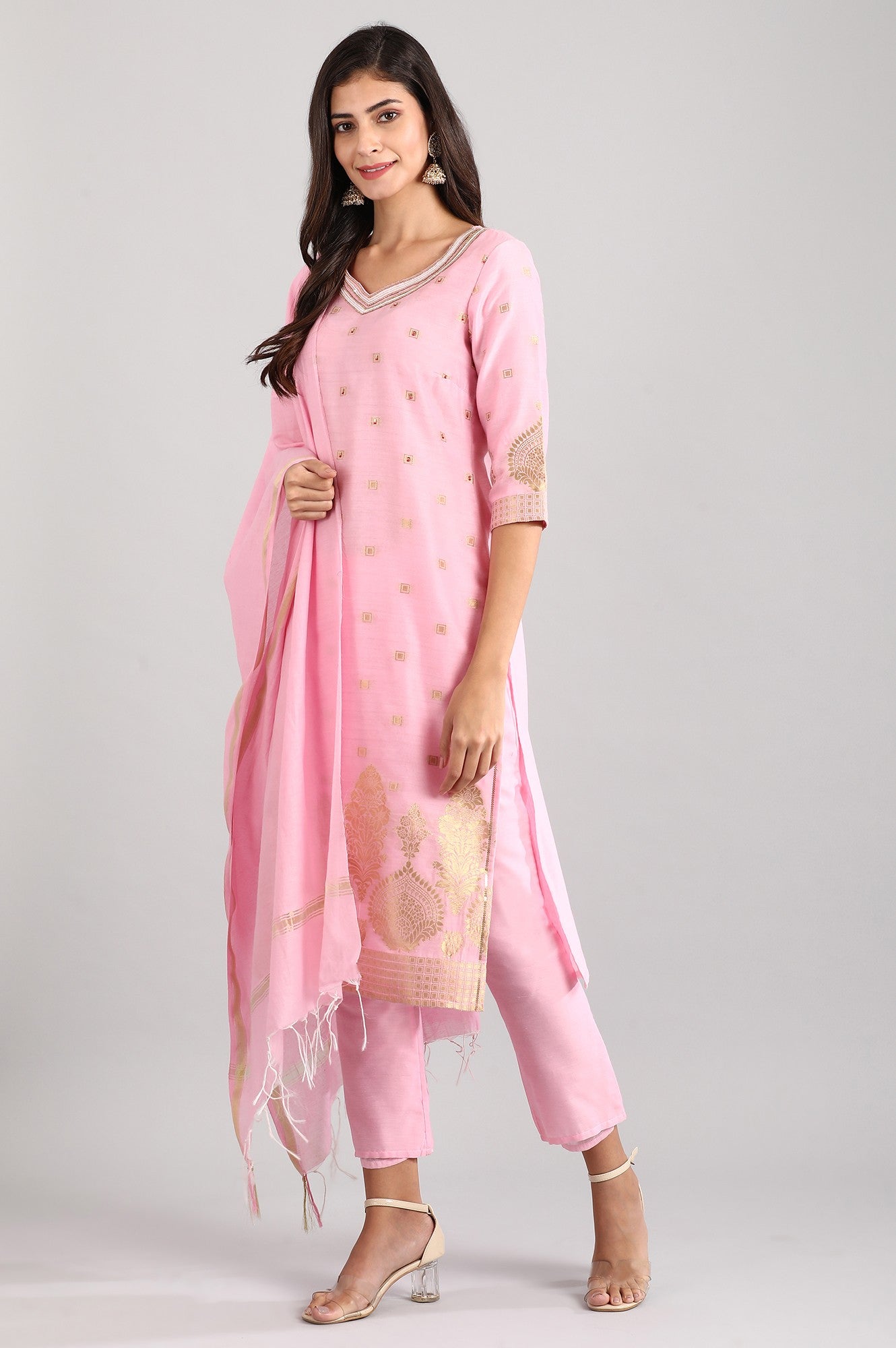 Pink Sweetheart Neck kurta Set