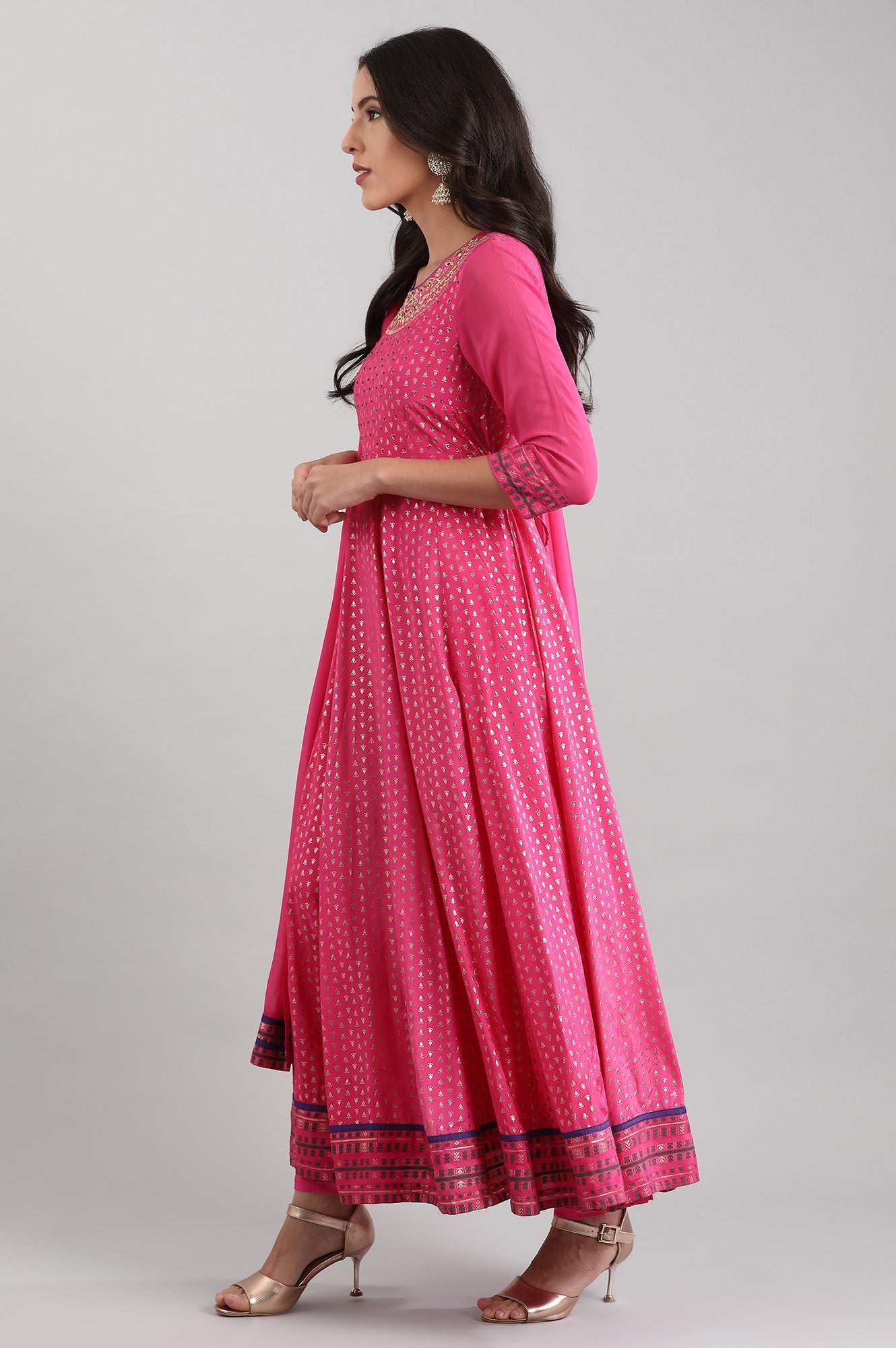 Pink Round Neck Embellished kurta Set