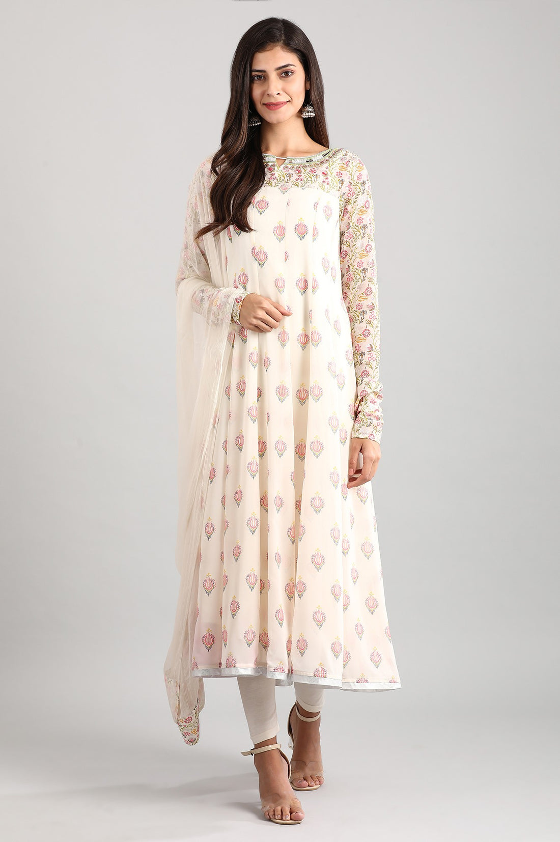 Off-White Round Neck kurta Set