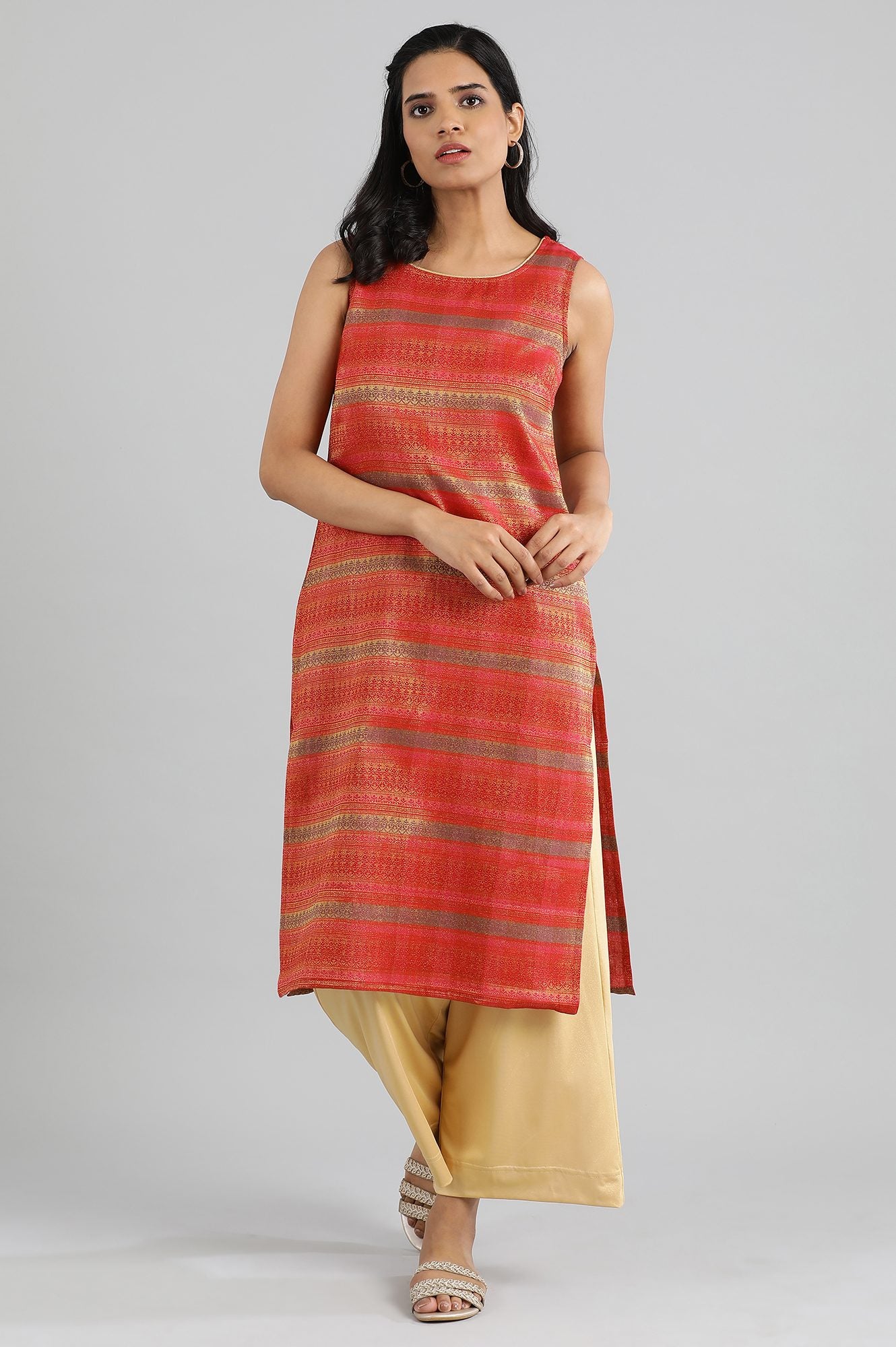 Red Sleeveless kurta