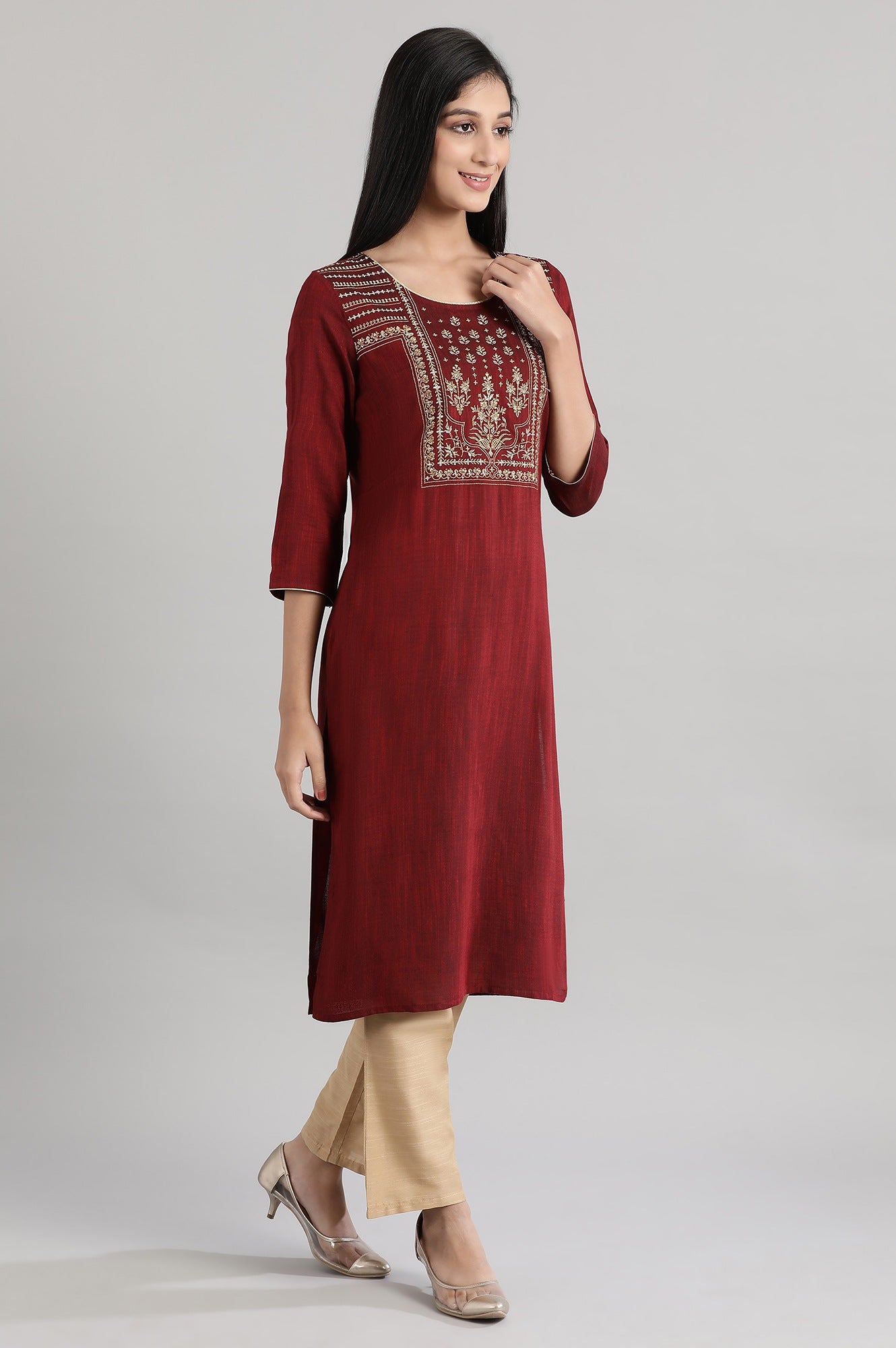 Dark Red Zari Embroidered kurta in Round Neck