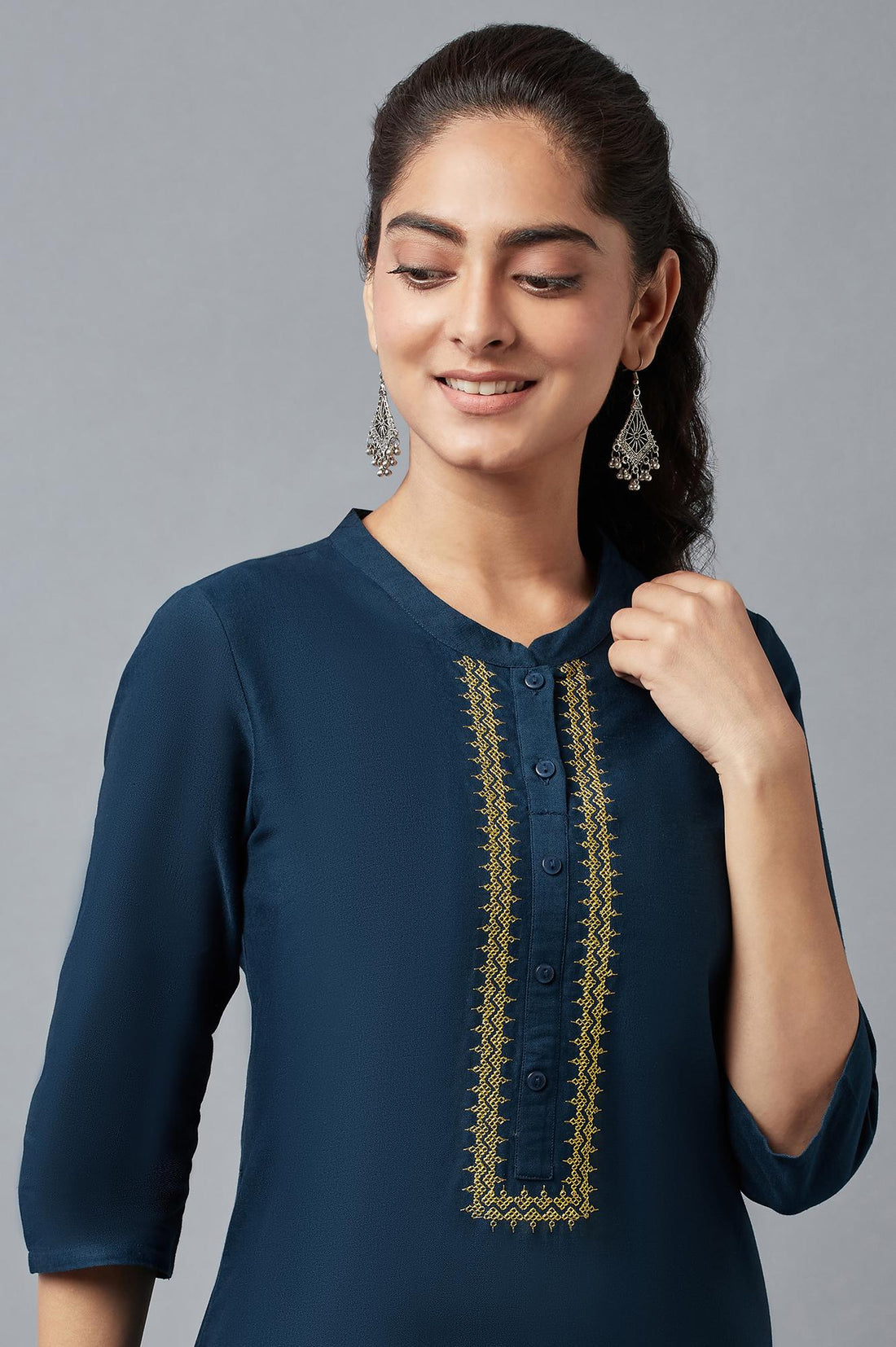 Blue Mandarin Collar Solid Straight kurta
