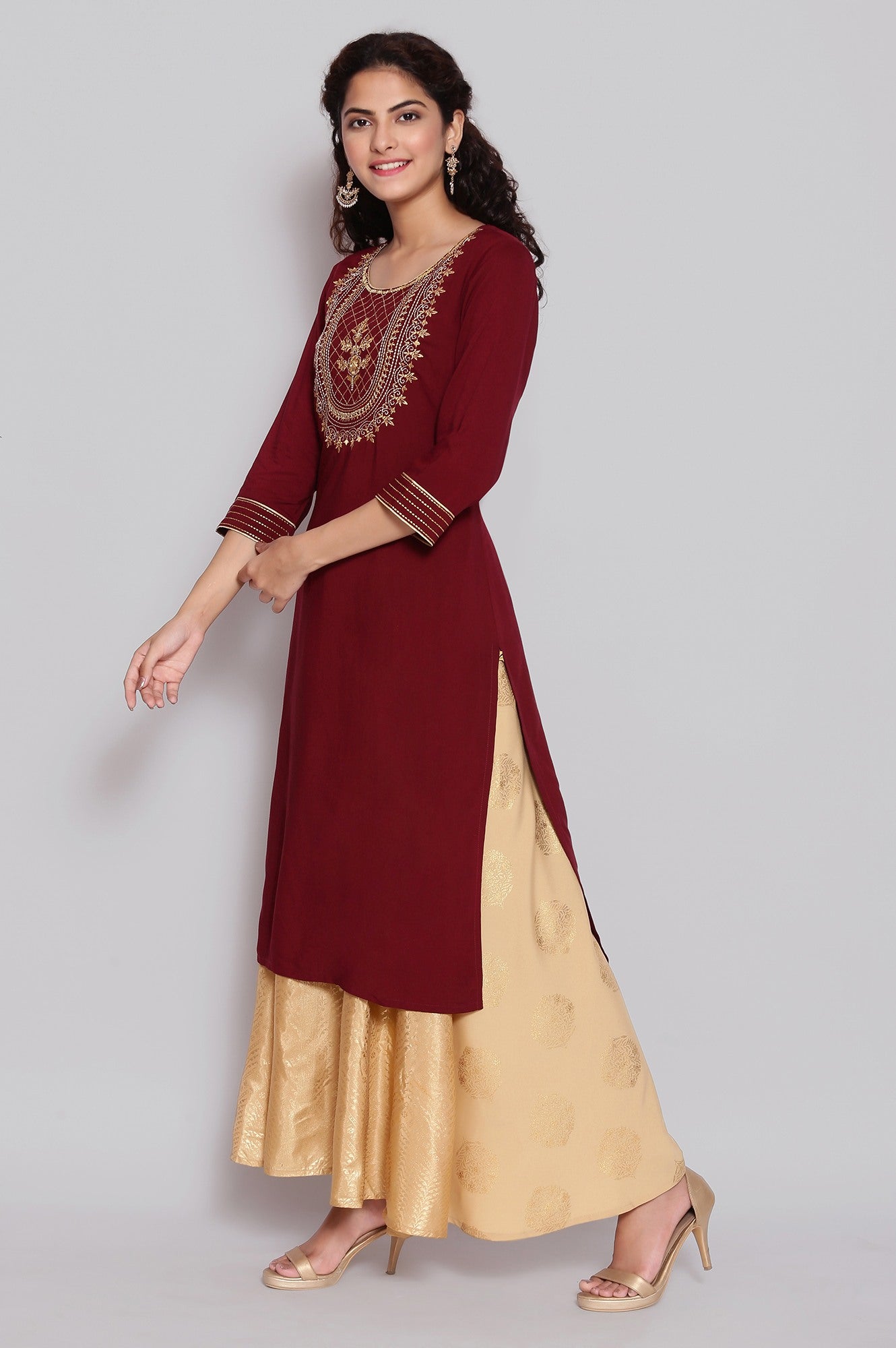 Maroon Embroidered Ethnic kurta