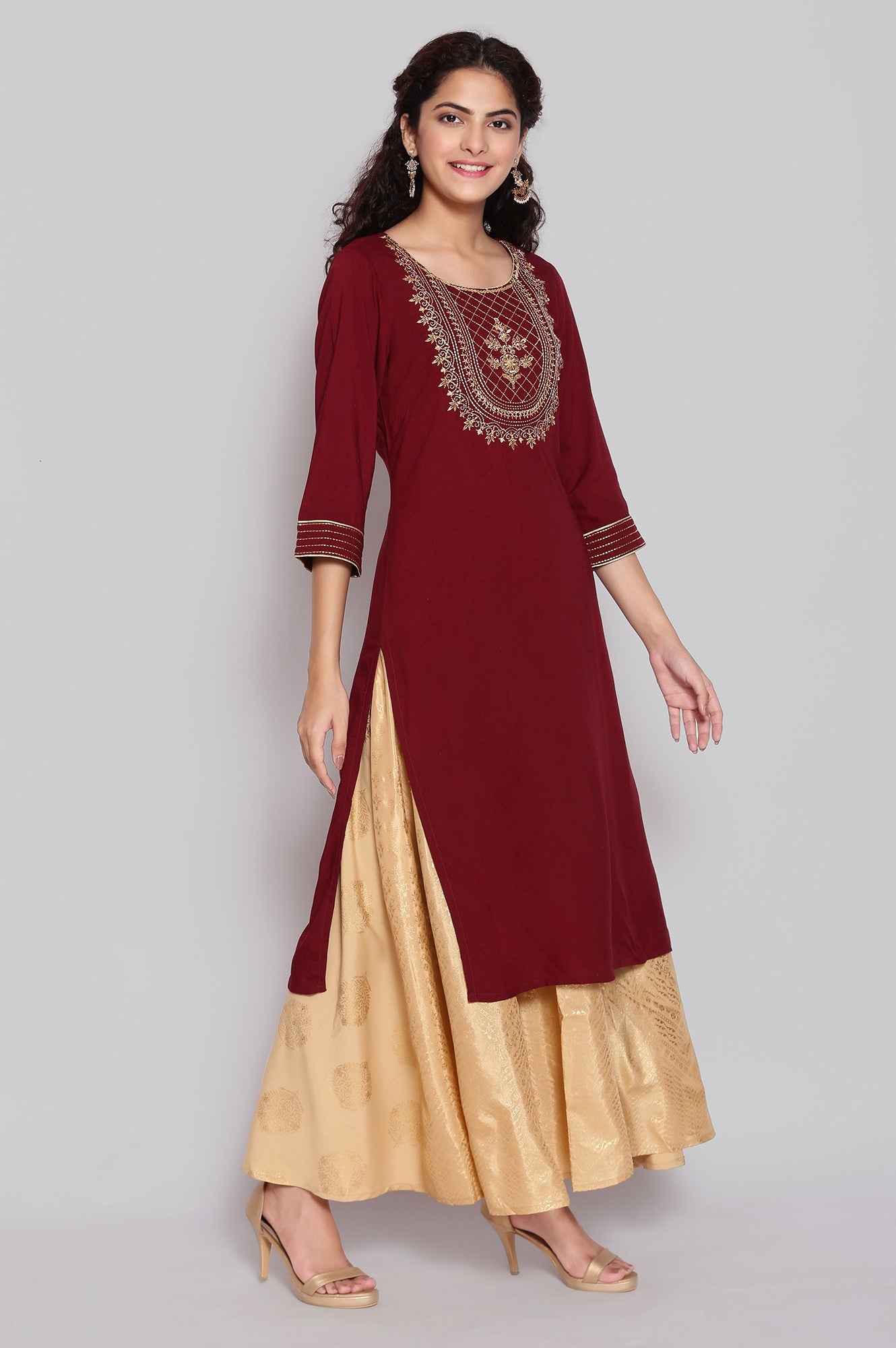 Maroon Embroidered Ethnic kurta