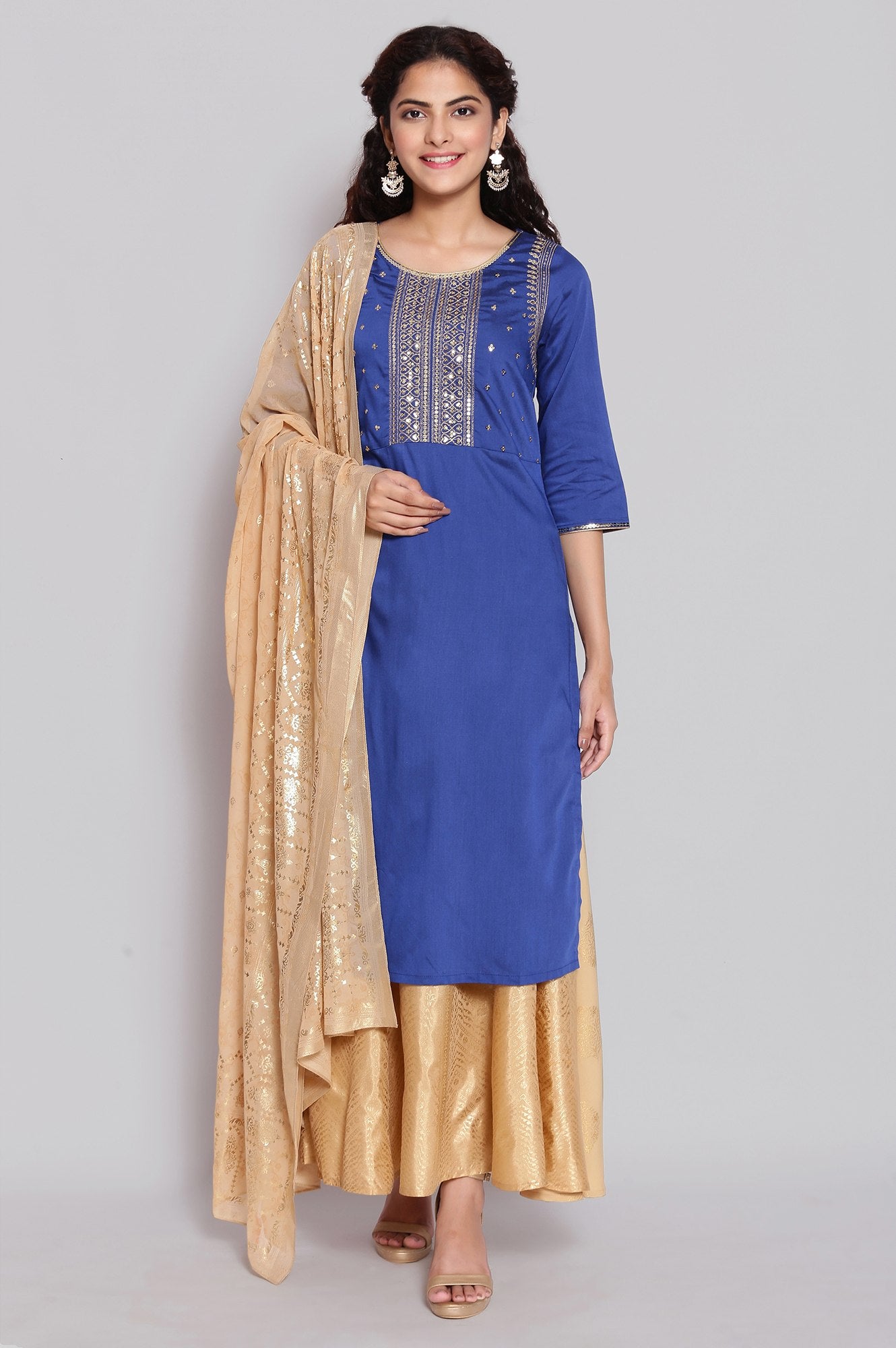 Blue Embroidered Solid Straight kurta