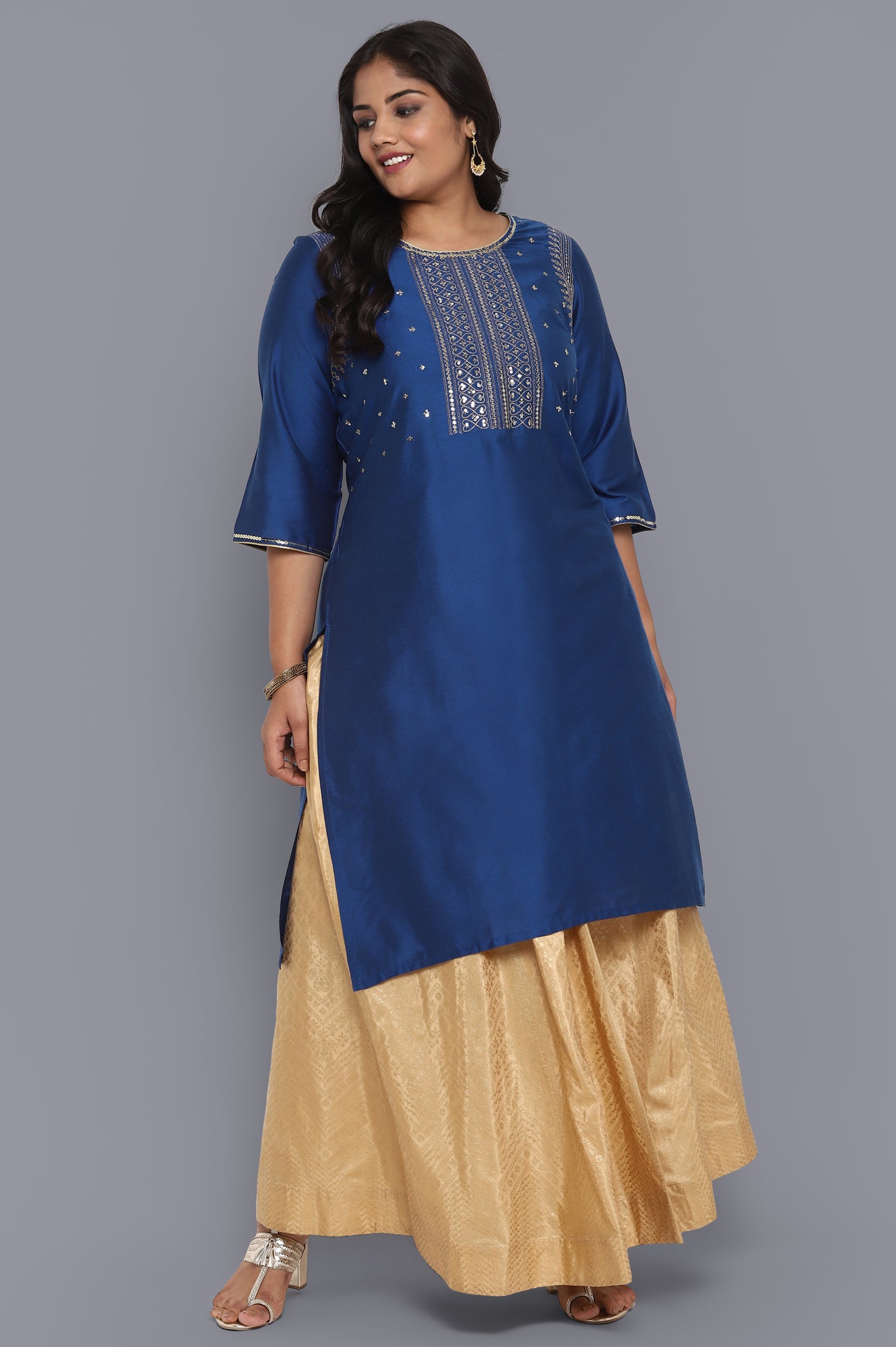 Blue Embroidered Solid Straight kurta