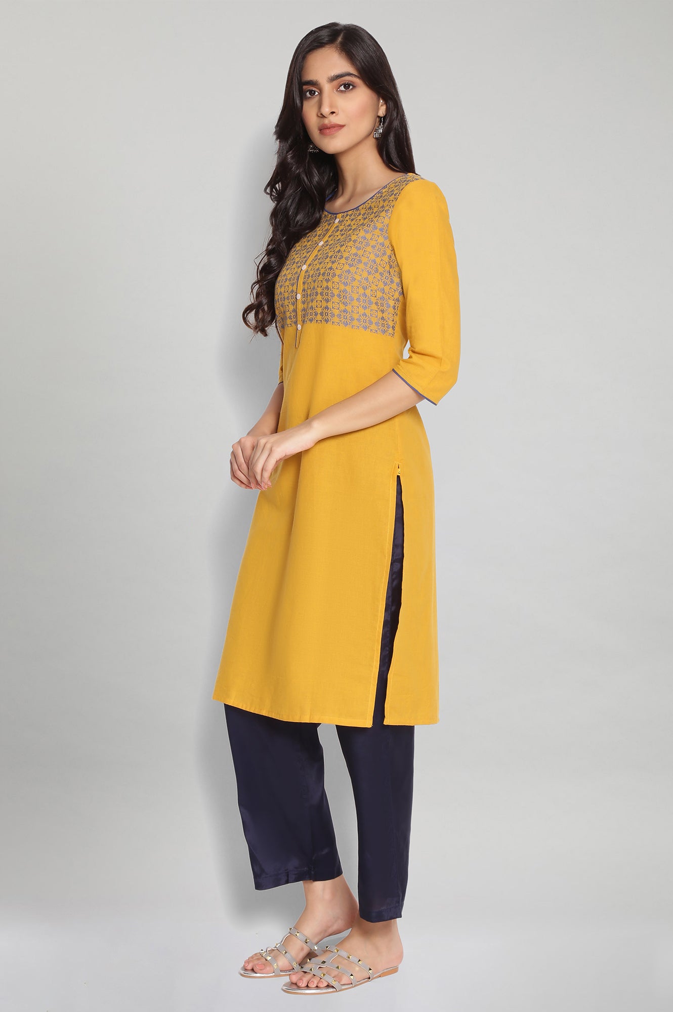 Yellow Round Neck Yarn-Dyed Cotton kurta