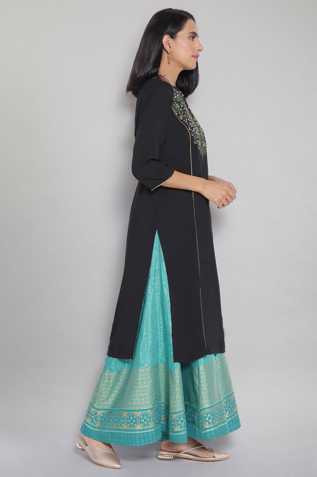 Black Mandarin Collar Solid Straight kurta