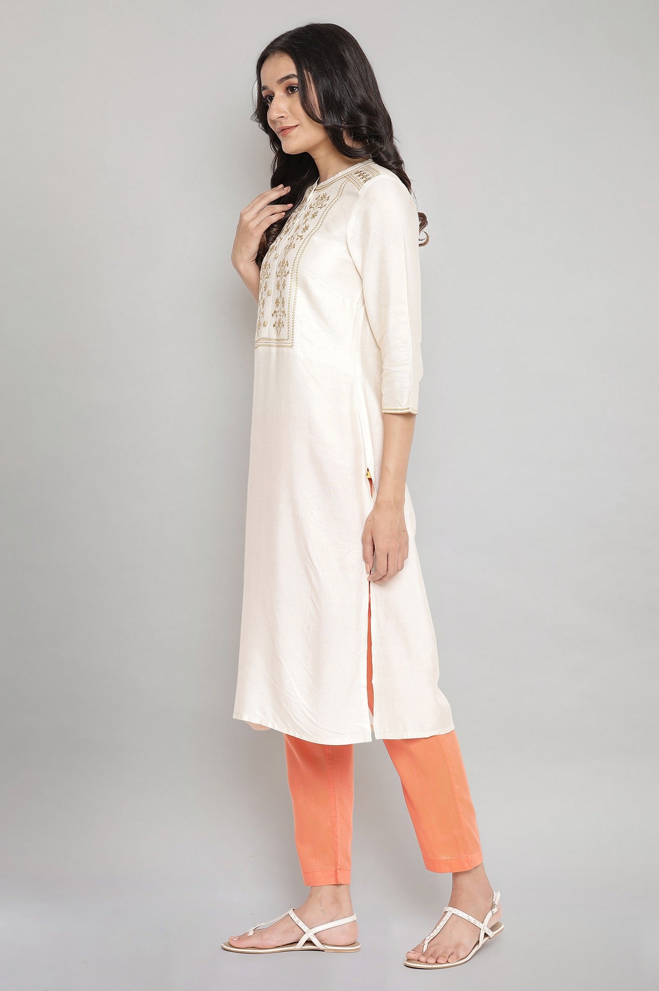 Off-White Embroidered Straight kurta