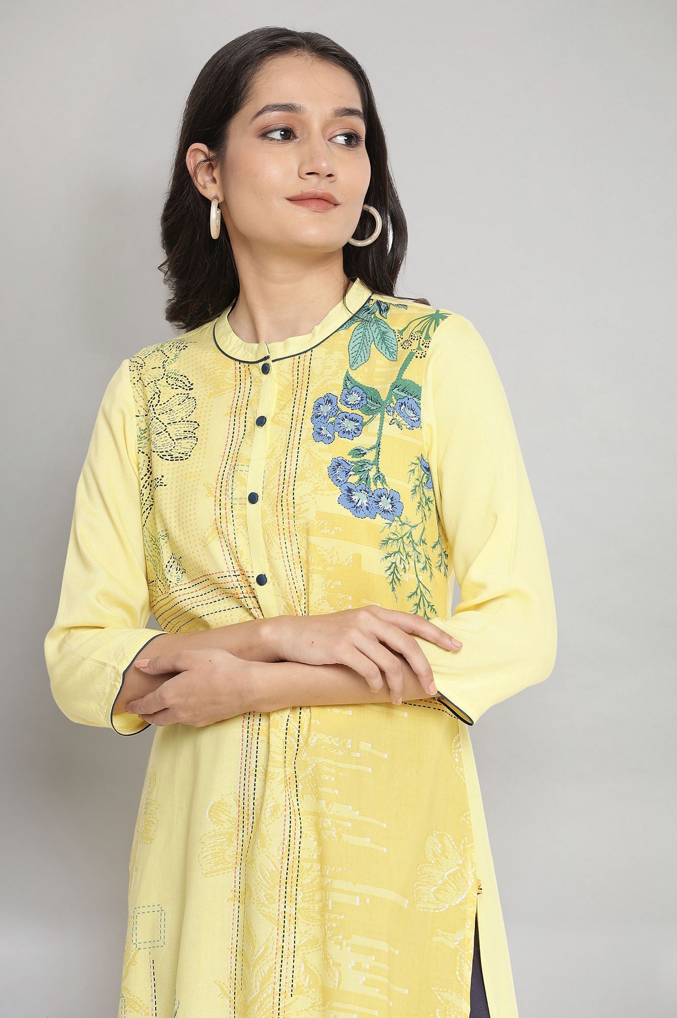 Yellow Mandarin Collar Printed Straight kurta