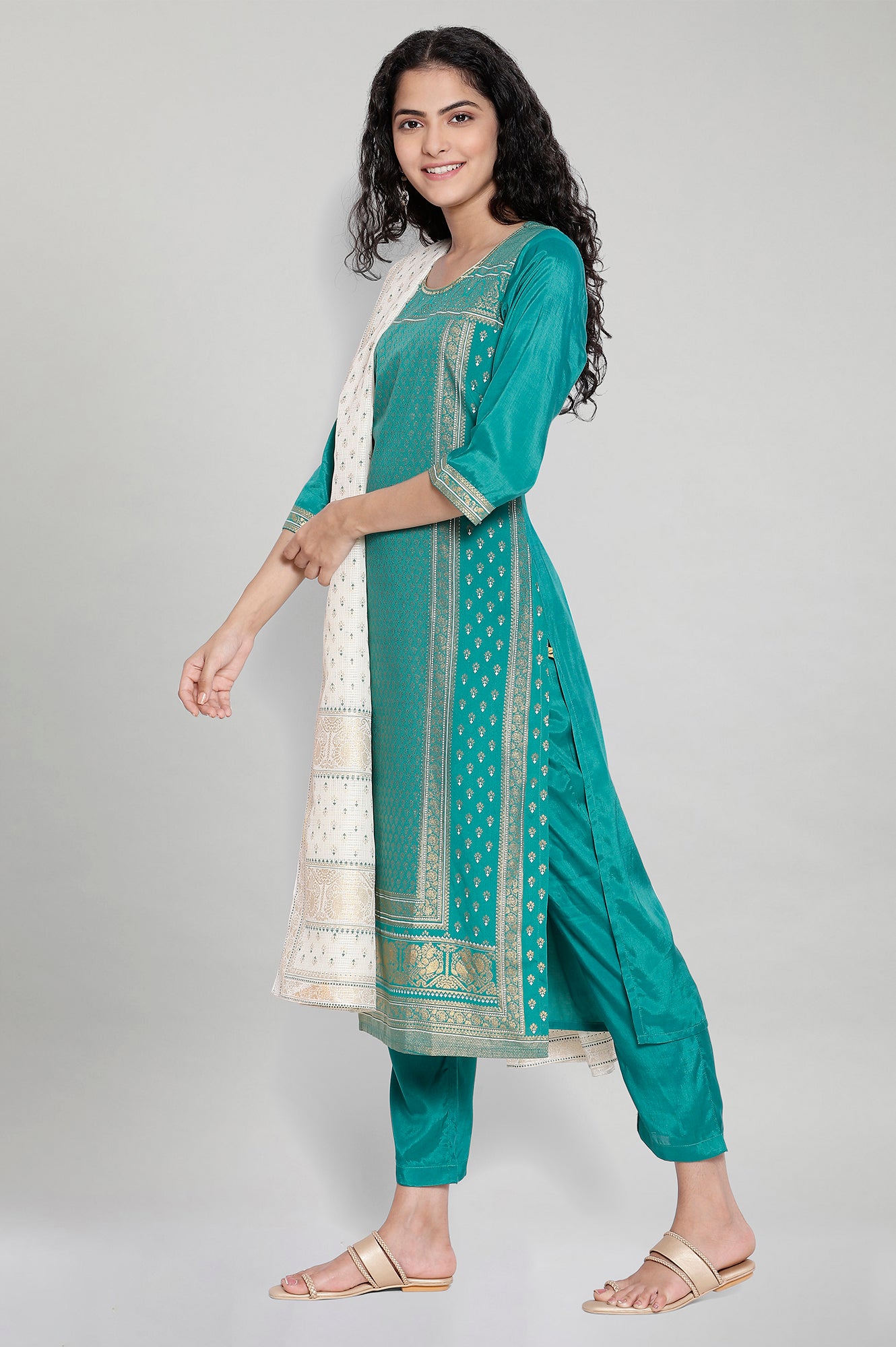 Green Printed kurta-Trouser-White Dupatta Set