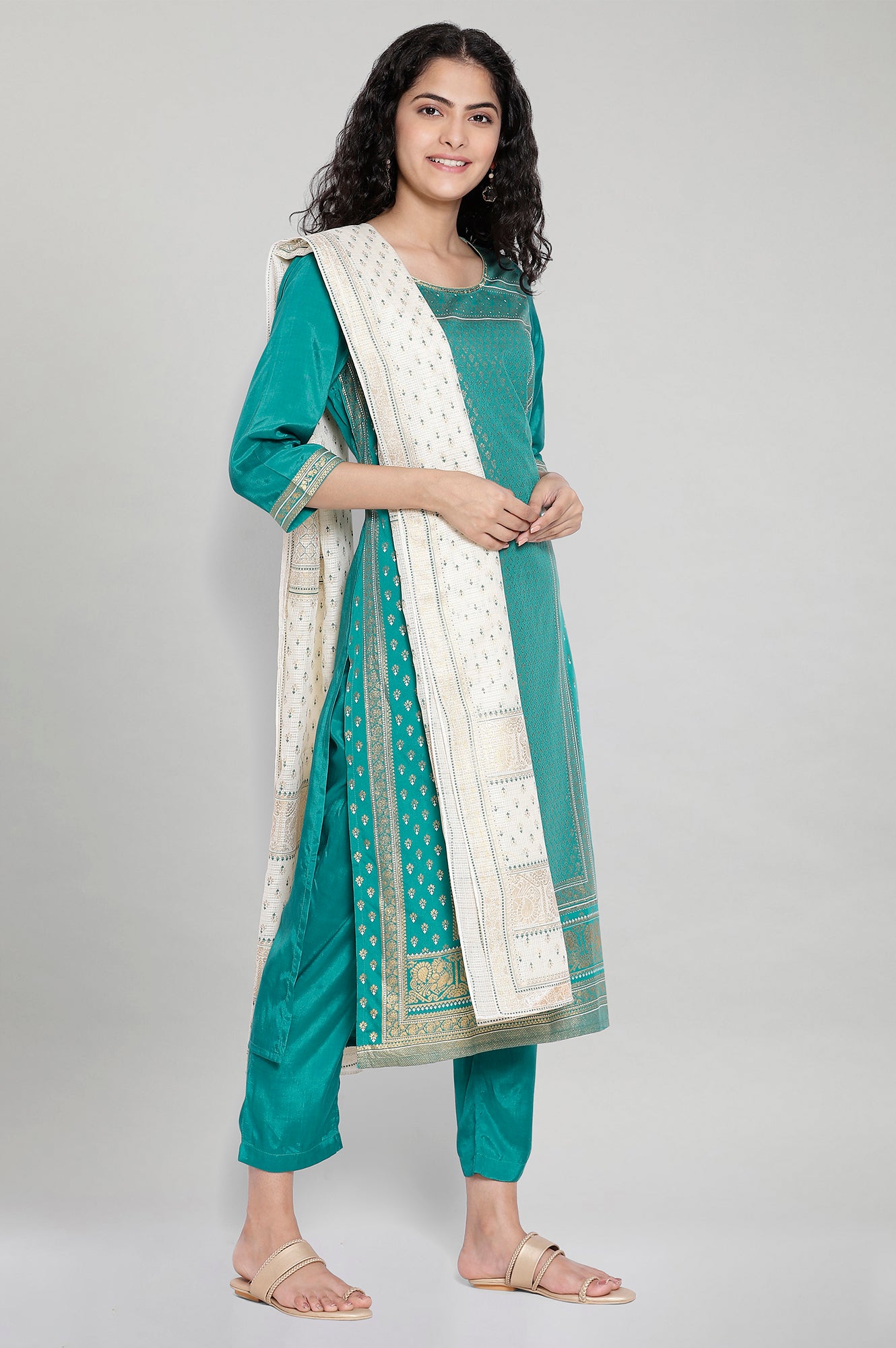 Green Printed kurta-Trouser-White Dupatta Set