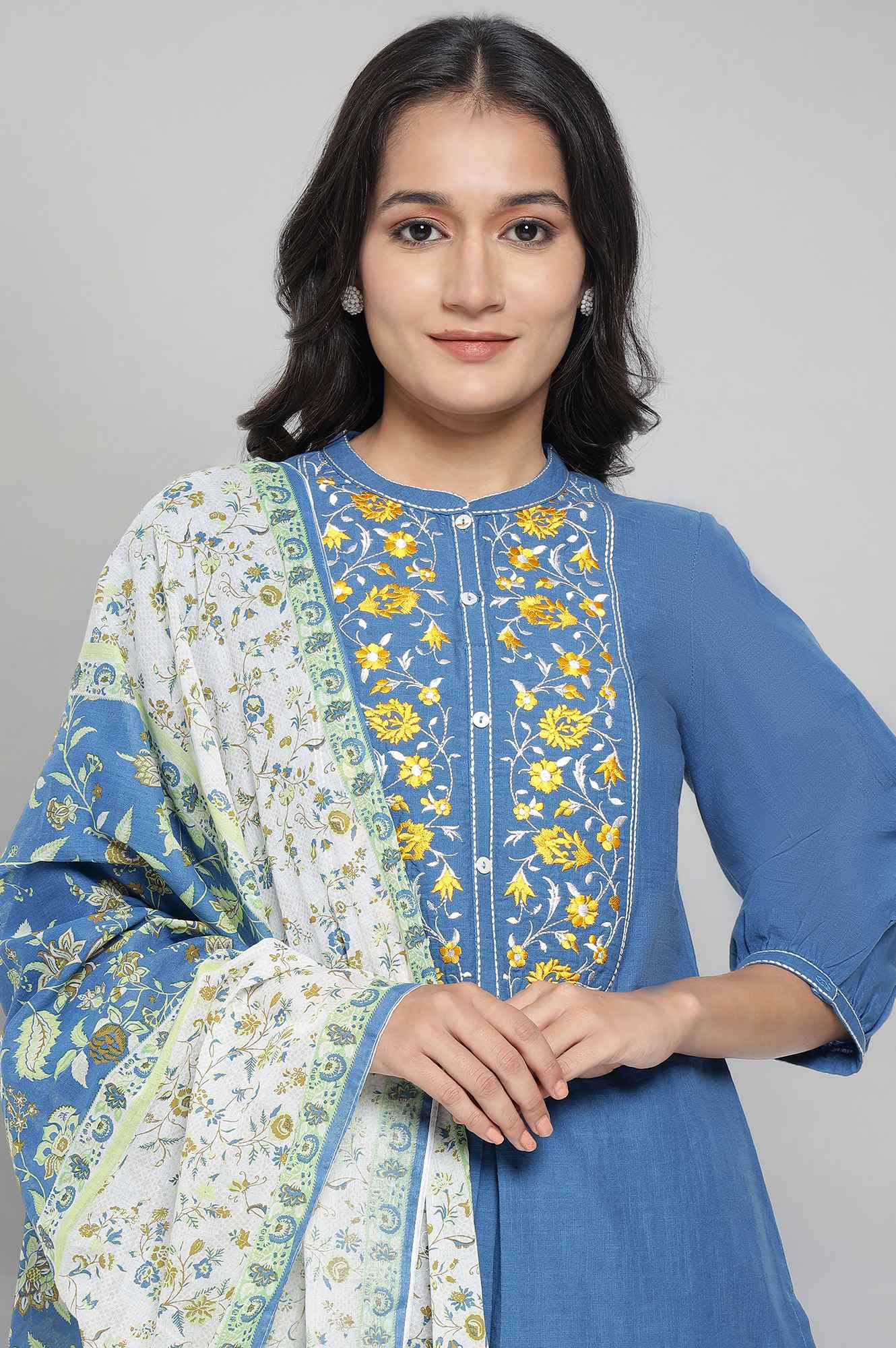 Blue Embroidered kurta Set