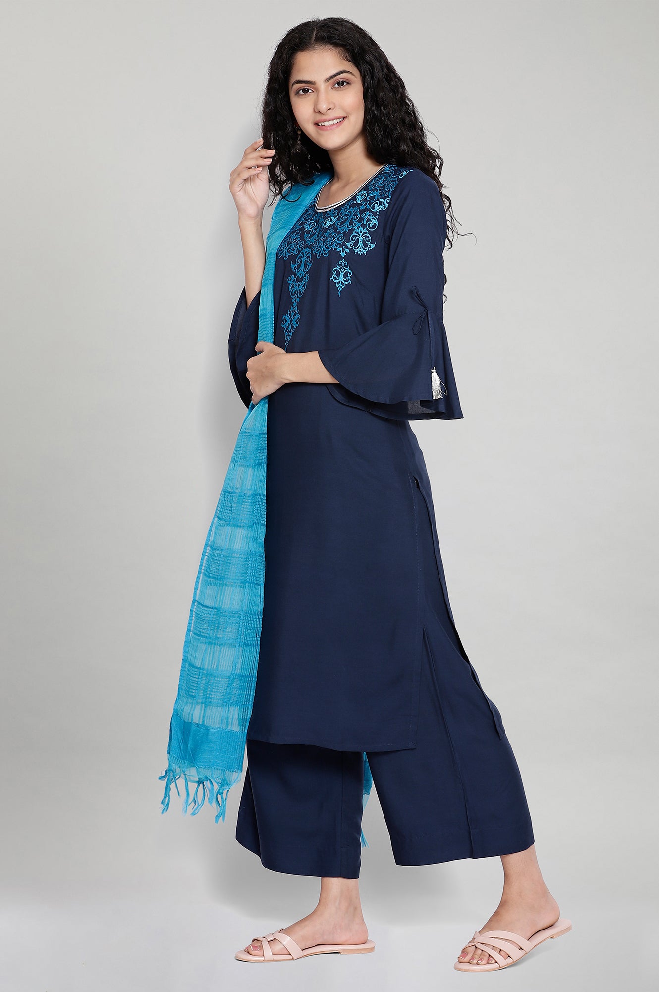 Blue Embroidered kurta-Trousers-Blue Dupatta Set