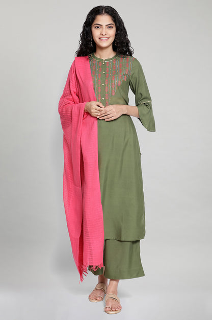 Green Embroidered kurta-Trousers-Pink Dupatta Set