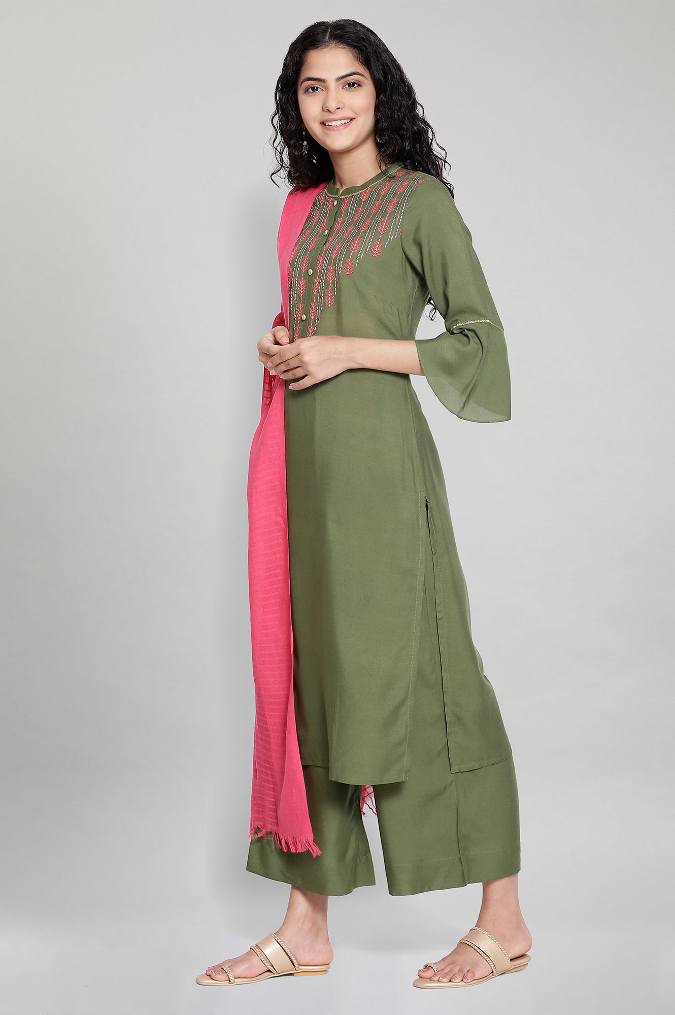 Green Embroidered kurta-Trousers-Pink Dupatta Set