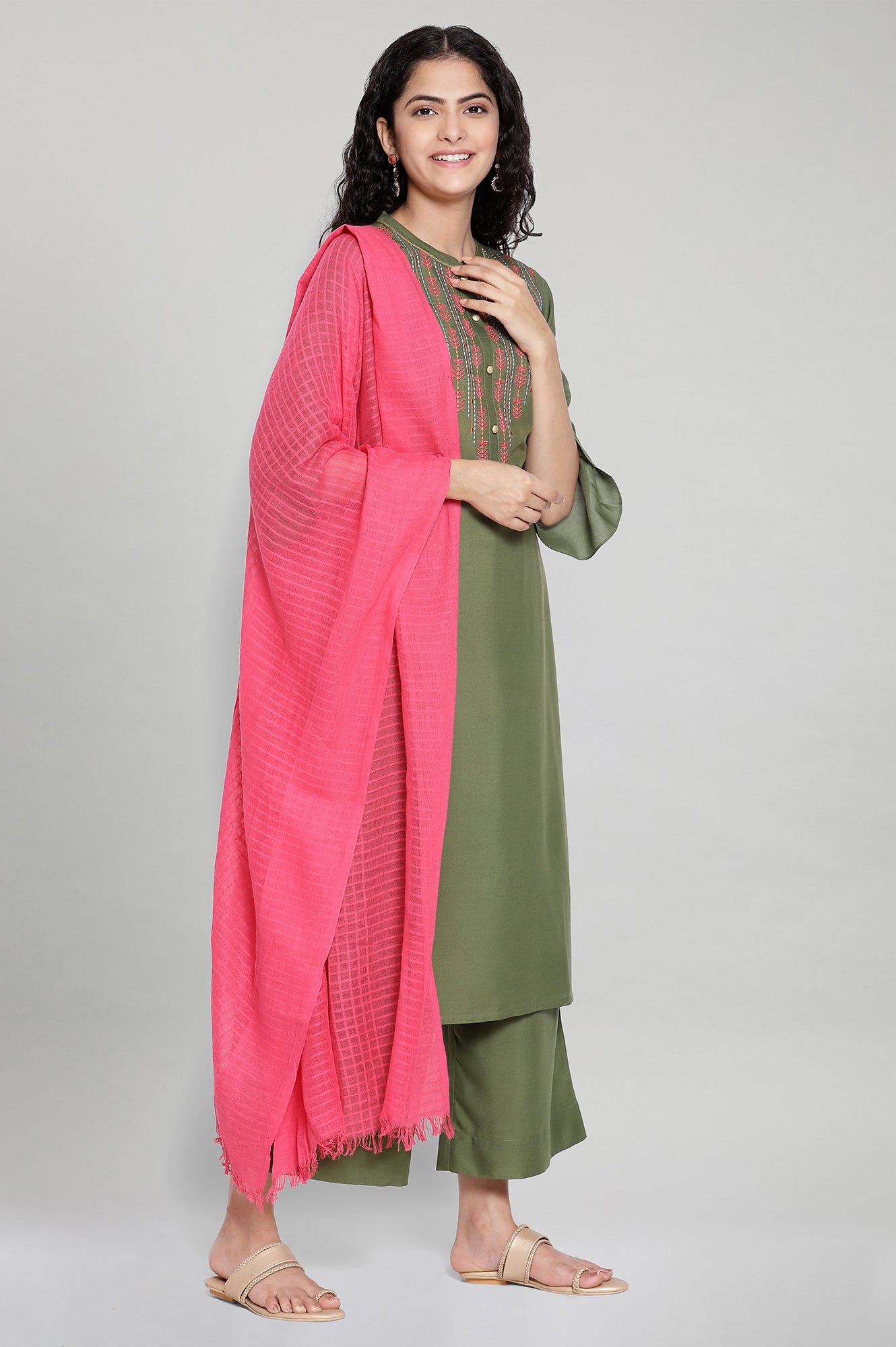 Green Embroidered kurta-Trousers-Pink Dupatta Set