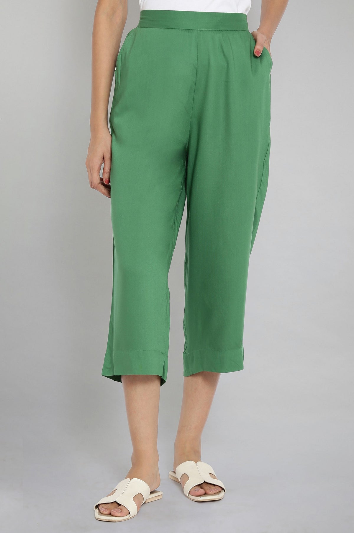 Elleven Women's Muted Sage Green Solid Straight Fit Cotton Culottes With Elasticated Waist - S