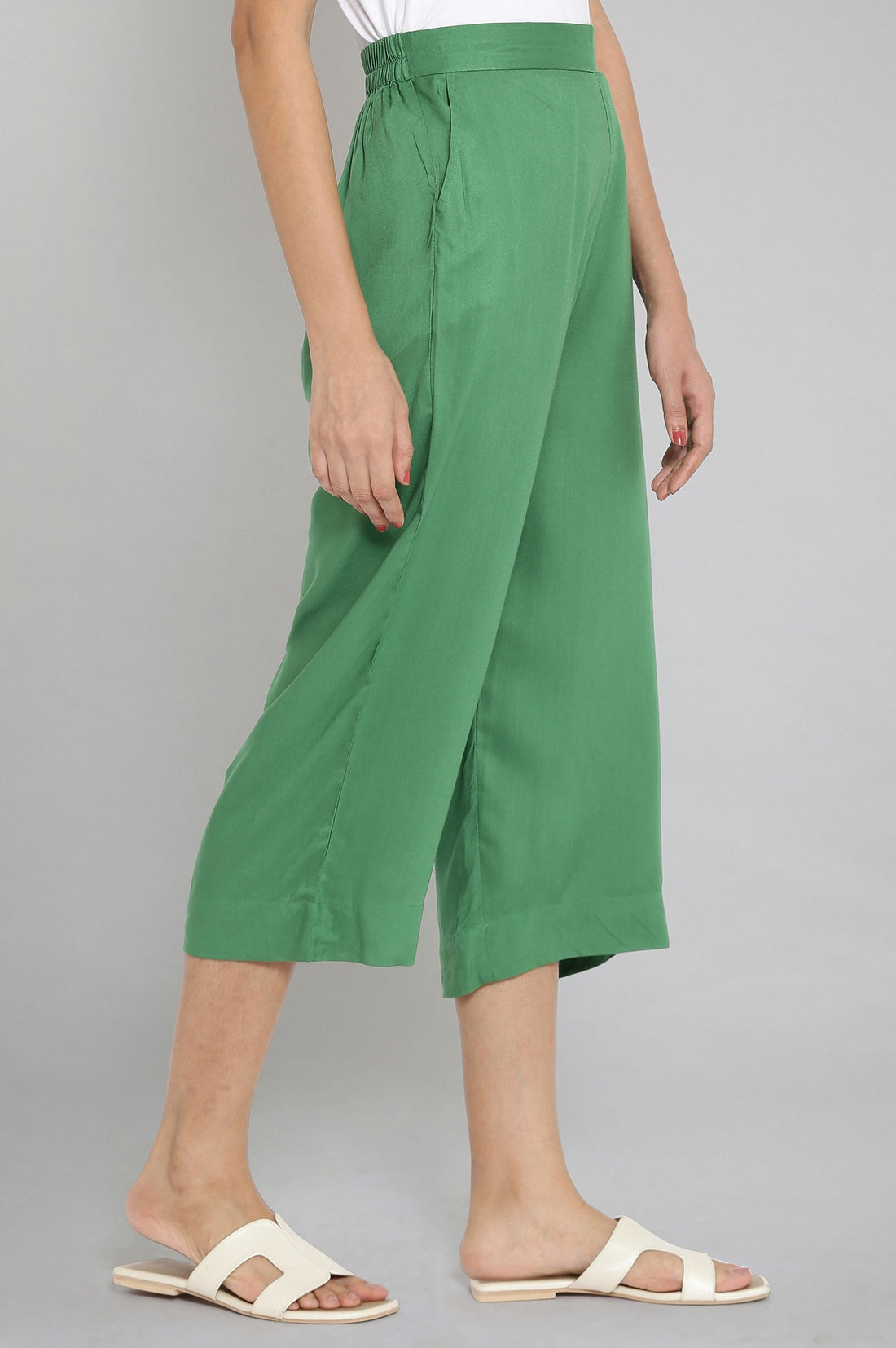Muted Sage Green Solid Straight Fit Cotton Culottes With Elasticated Waist
