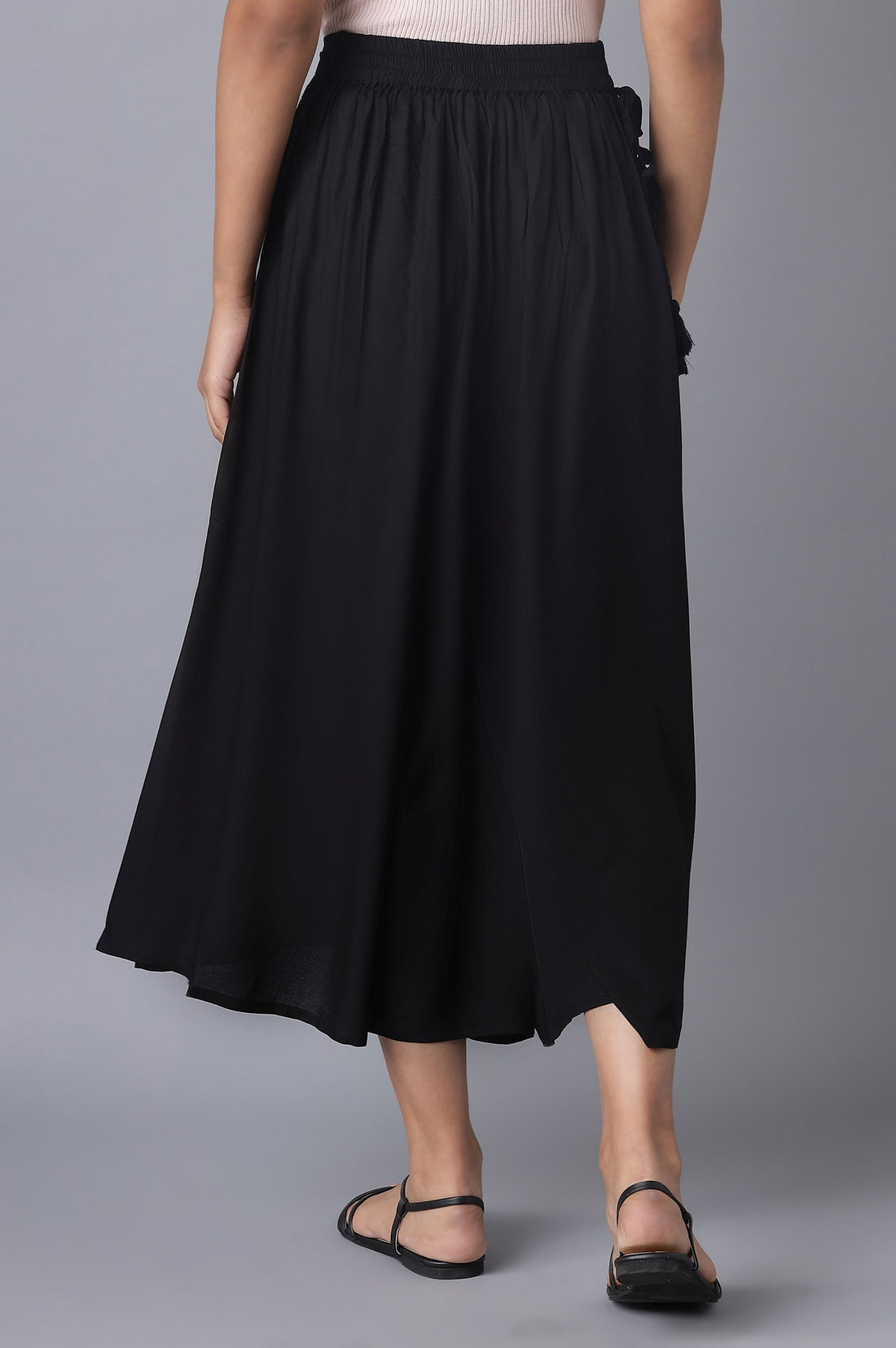 Black Solid Flared Woven Culottes With Drawstring Detail