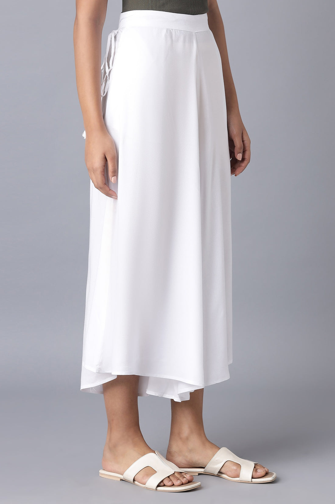 White Solid Flared Culottes With Drawstring