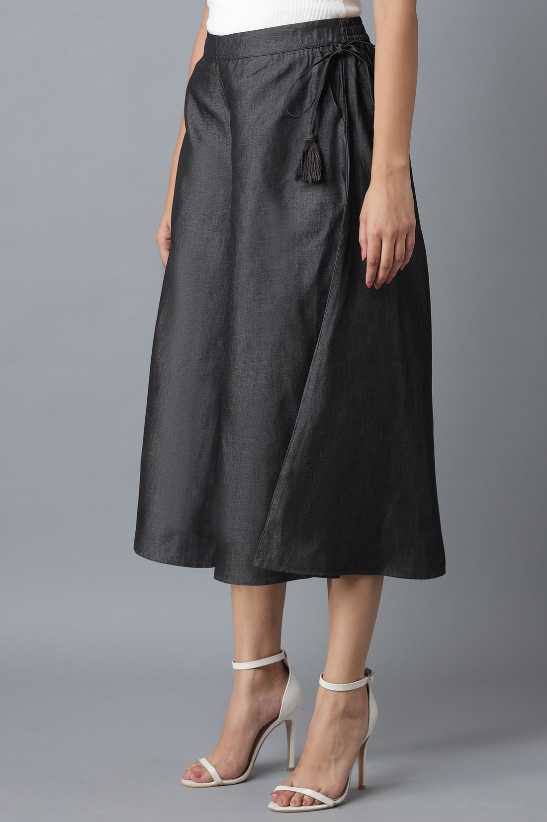 Black Solid Flared Cotton Culottes With Drawstring